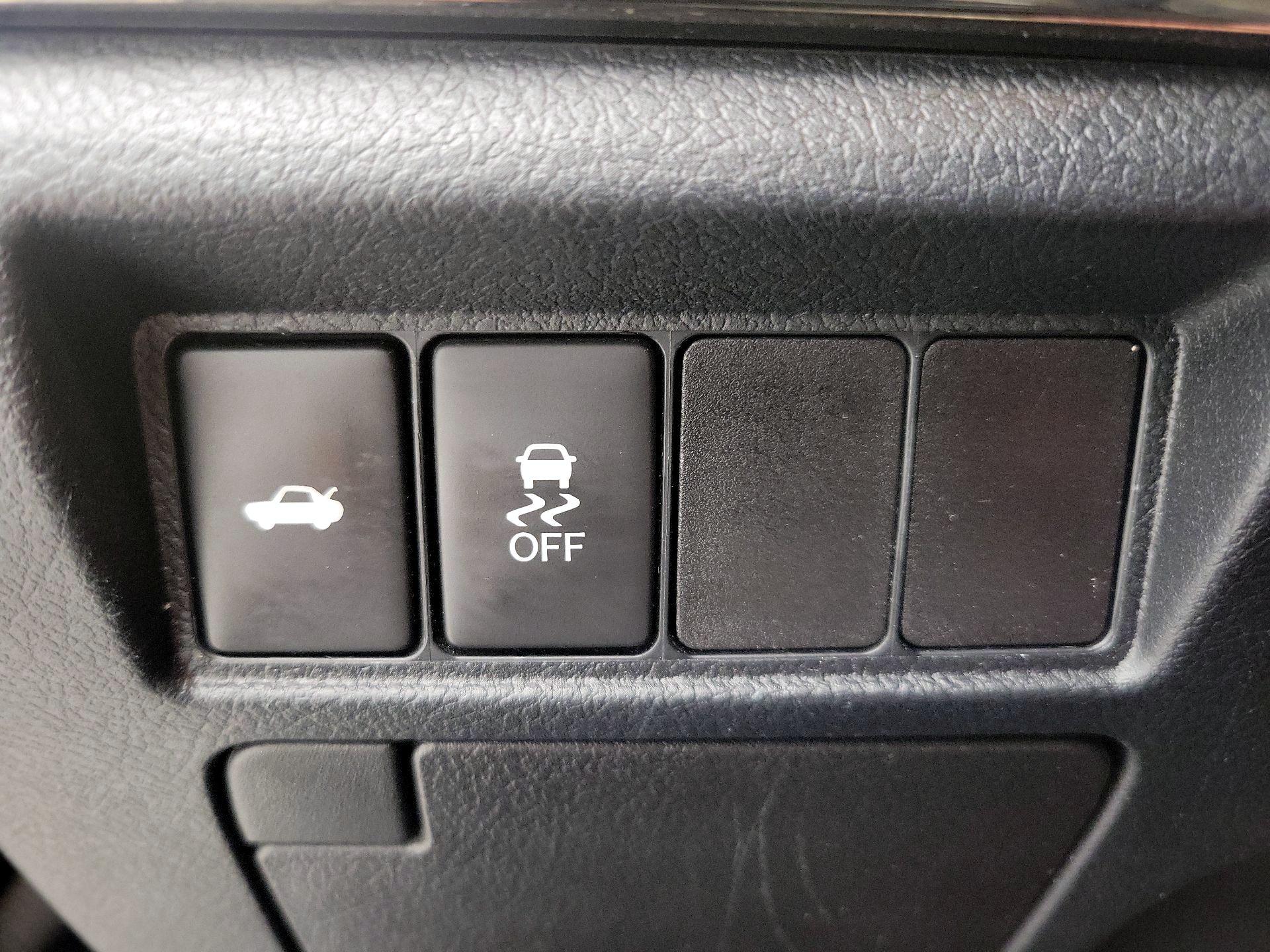 Thumbnail: 2015 Toyota Avalon - 13