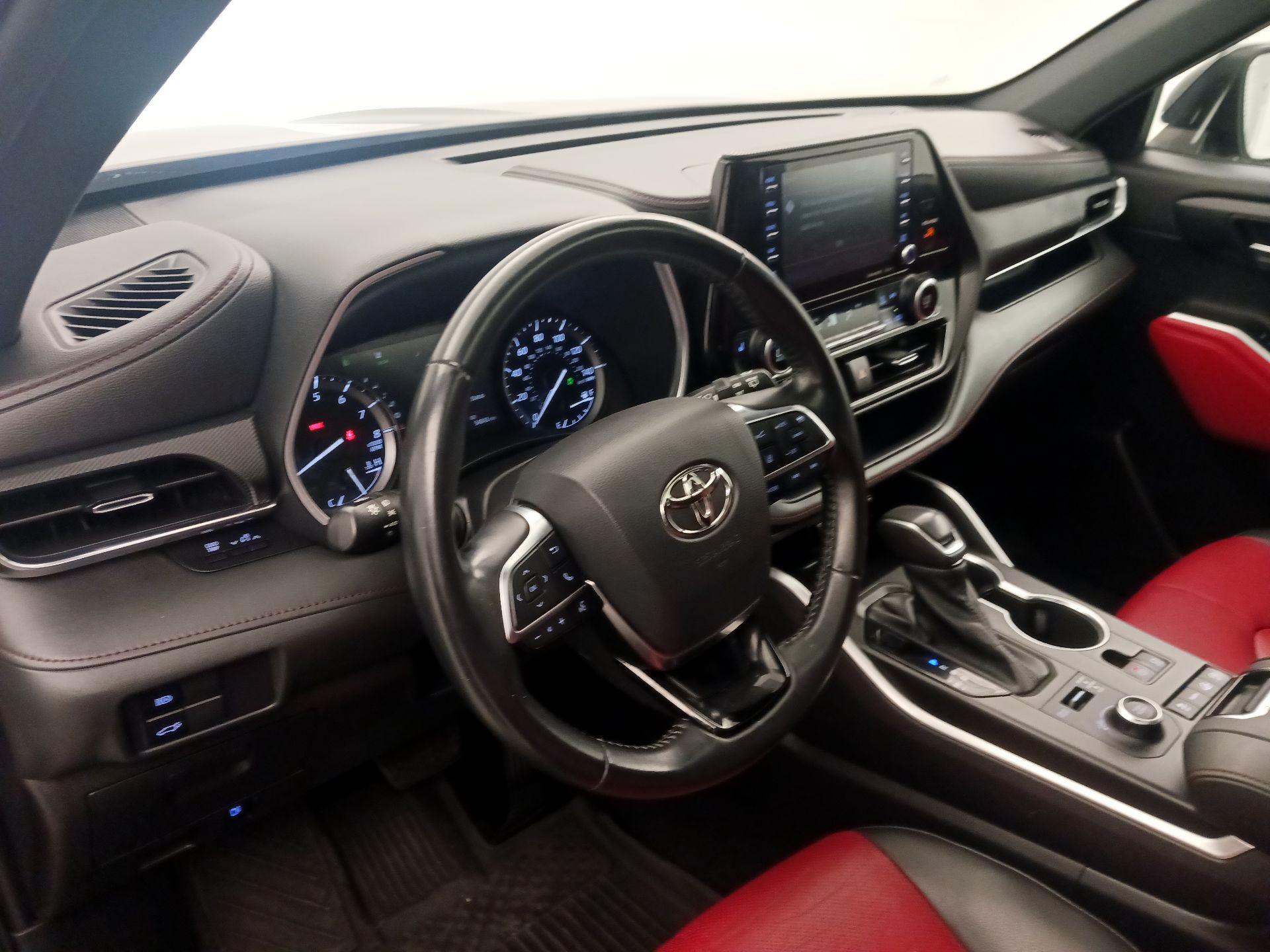 Thumbnail: 2021 Toyota Highlander - 9