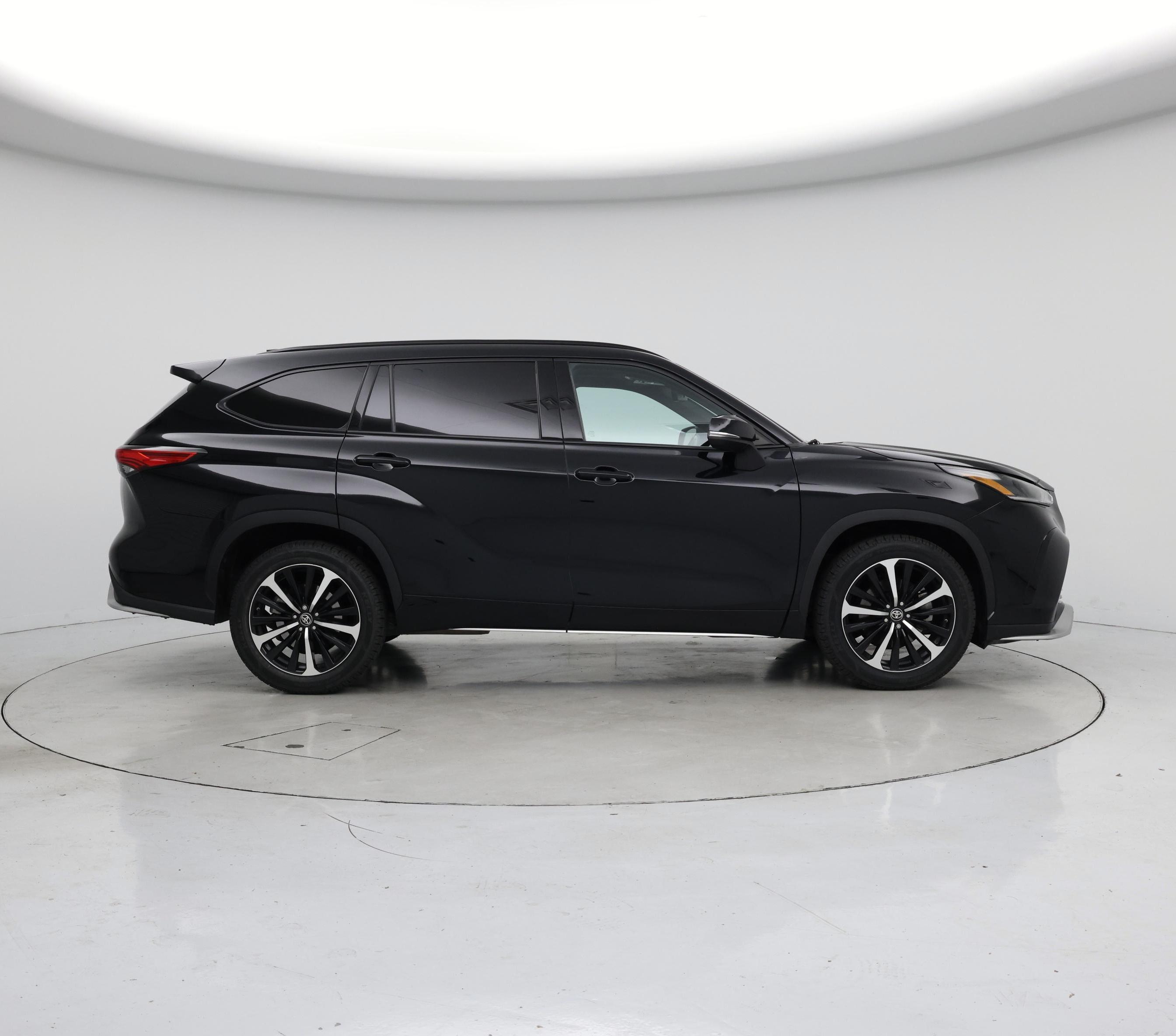 Thumbnail: 2021 Toyota Highlander - 7