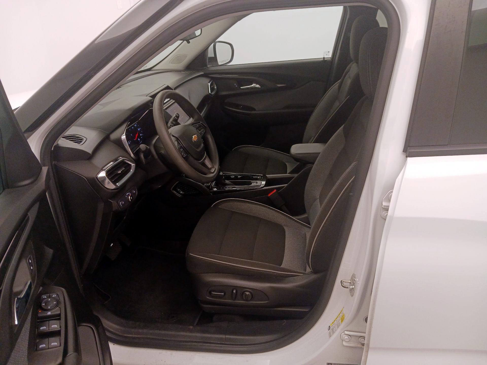Thumbnail: 2022 Chevrolet TrailBlazer - 11