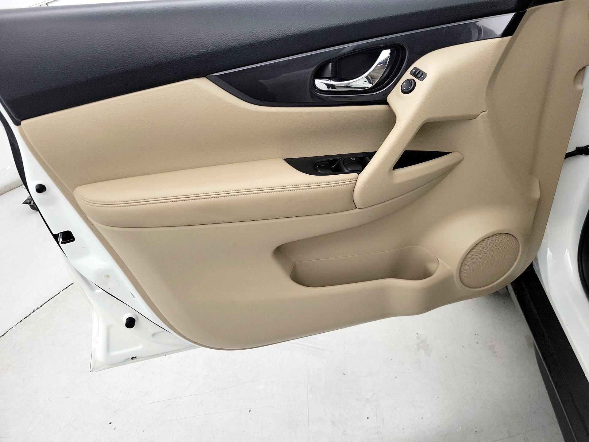 Thumbnail: 2018 Nissan Rogue - 12