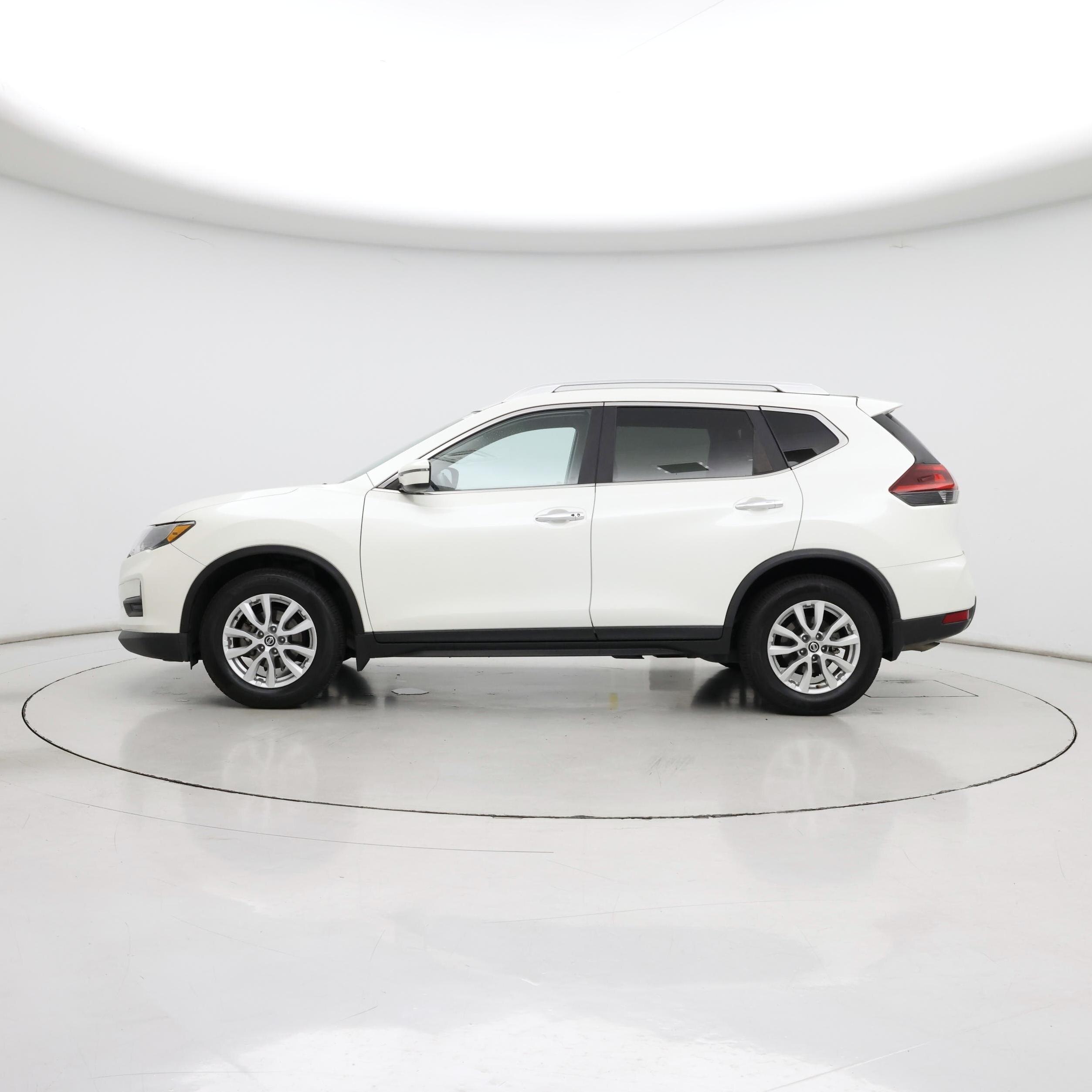 Thumbnail: 2018 Nissan Rogue - 3