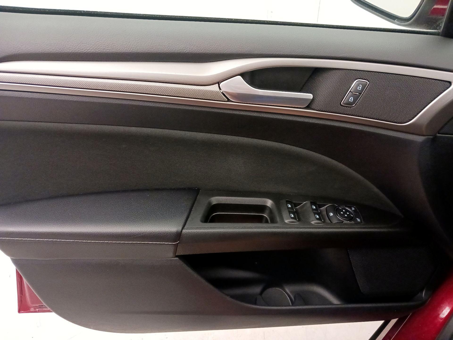Thumbnail: 2019 Ford Fusion - 12