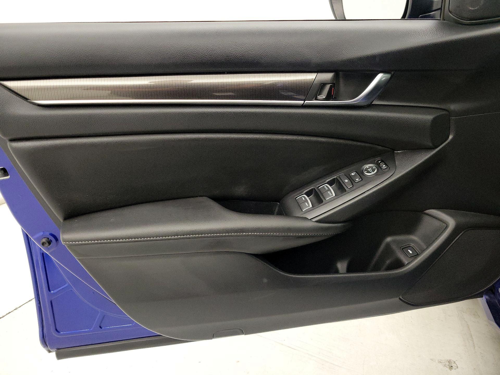 Thumbnail: 2019 Honda Accord - 12