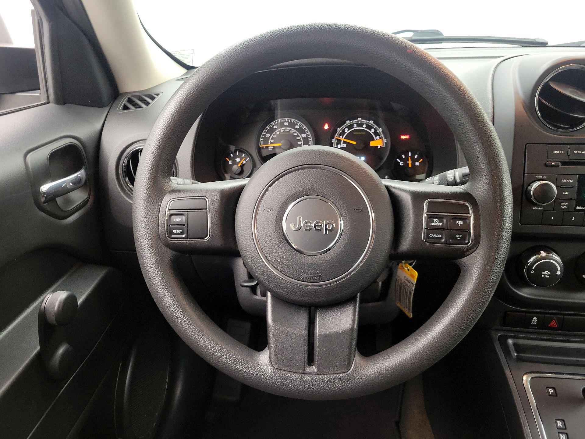 Thumbnail: 2016 Jeep Patriot - 10
