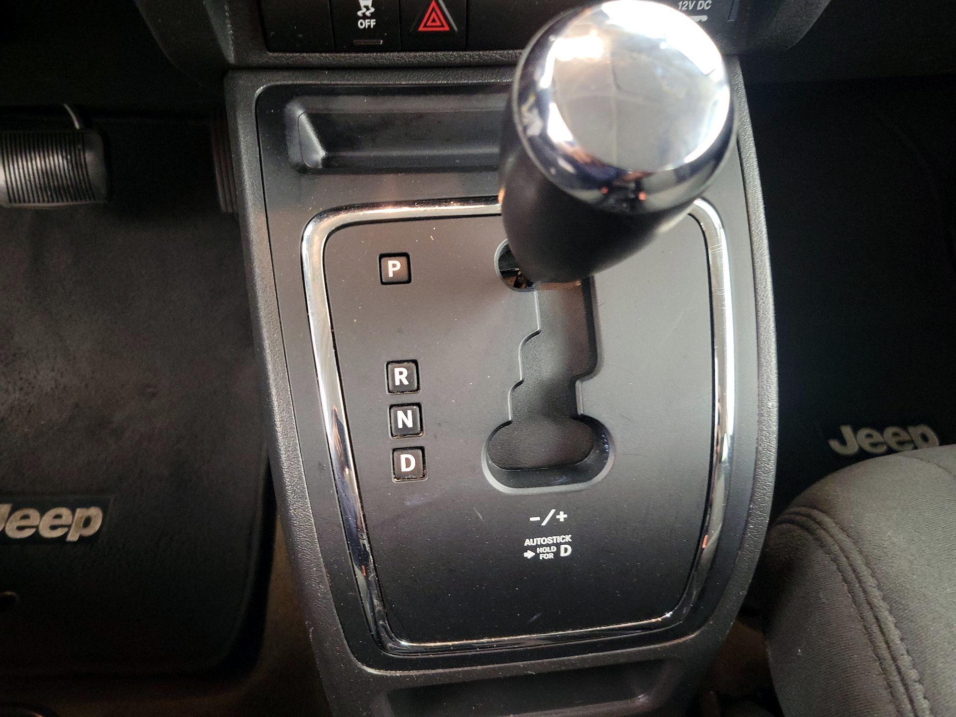 Thumbnail: 2016 Jeep Patriot - 15