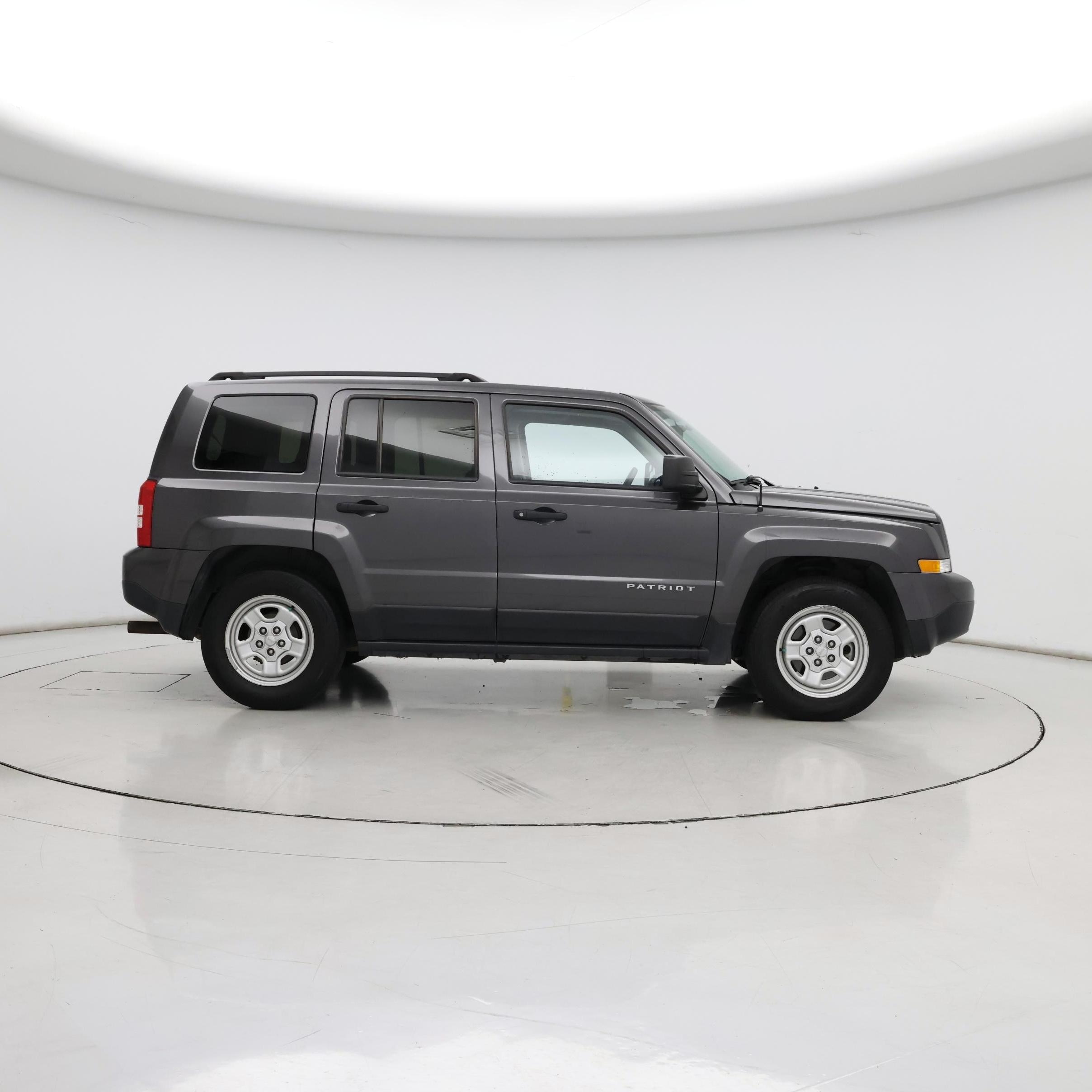 Thumbnail: 2016 Jeep Patriot - 7