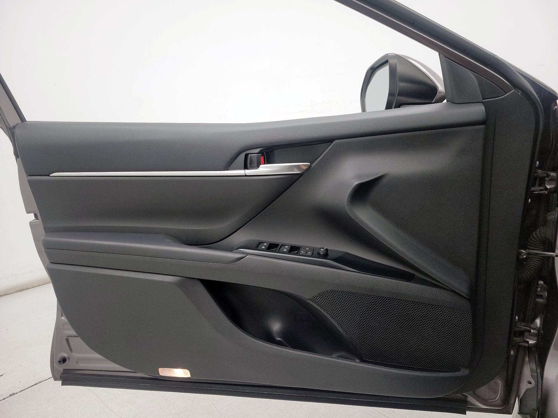 Thumbnail: 2019 Toyota Camry - 12