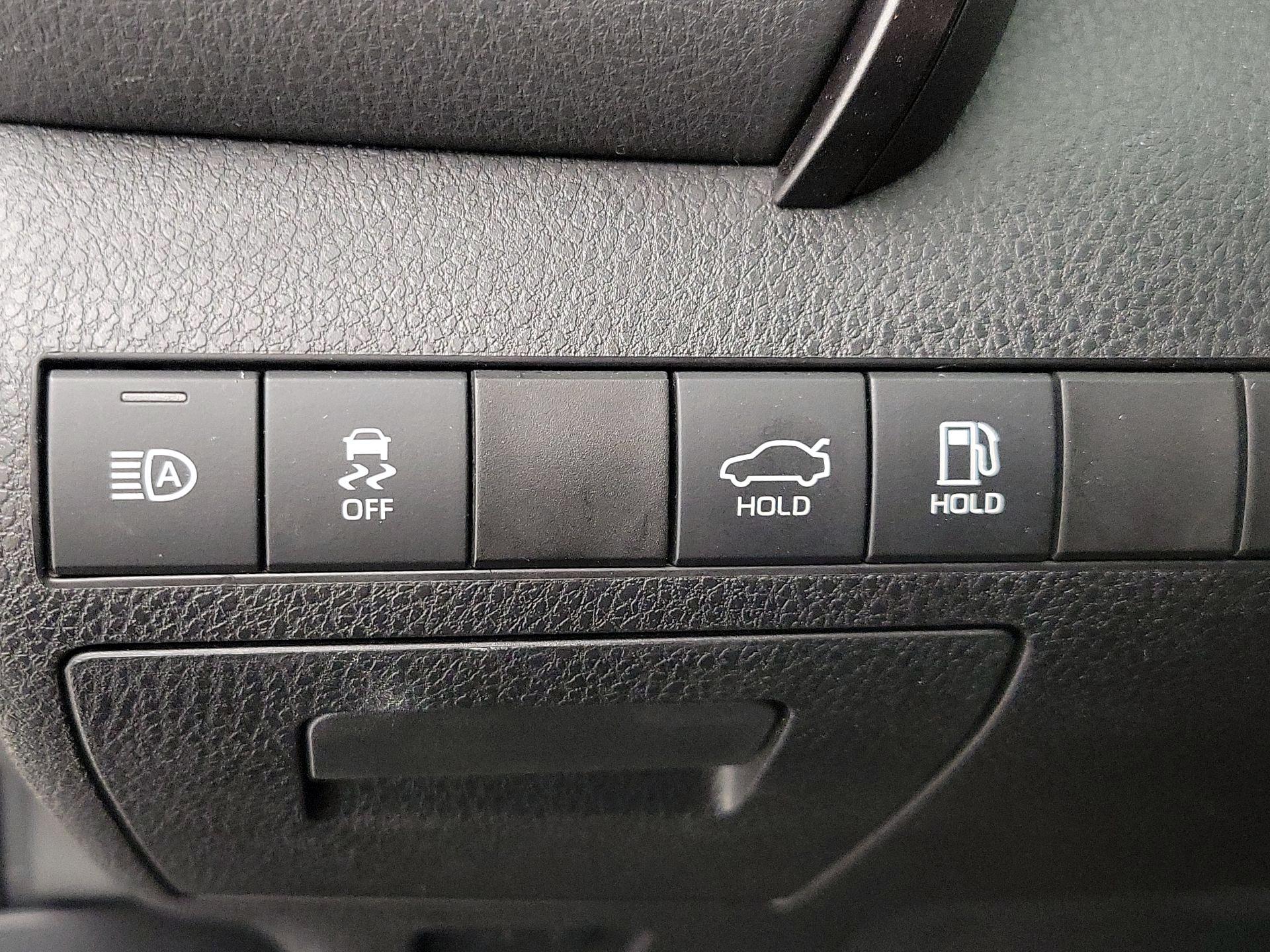 Thumbnail: 2019 Toyota Camry - 13