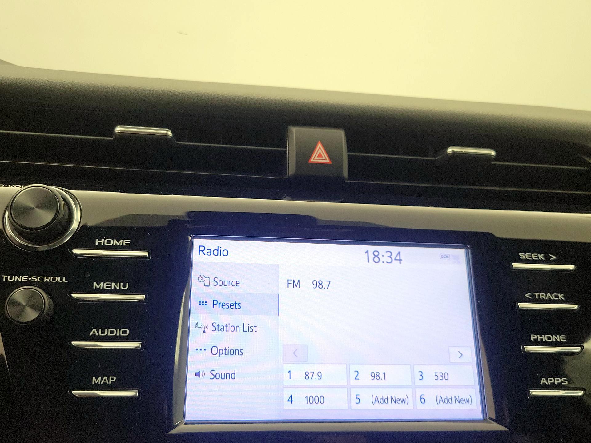 Thumbnail: 2019 Toyota Camry - 15