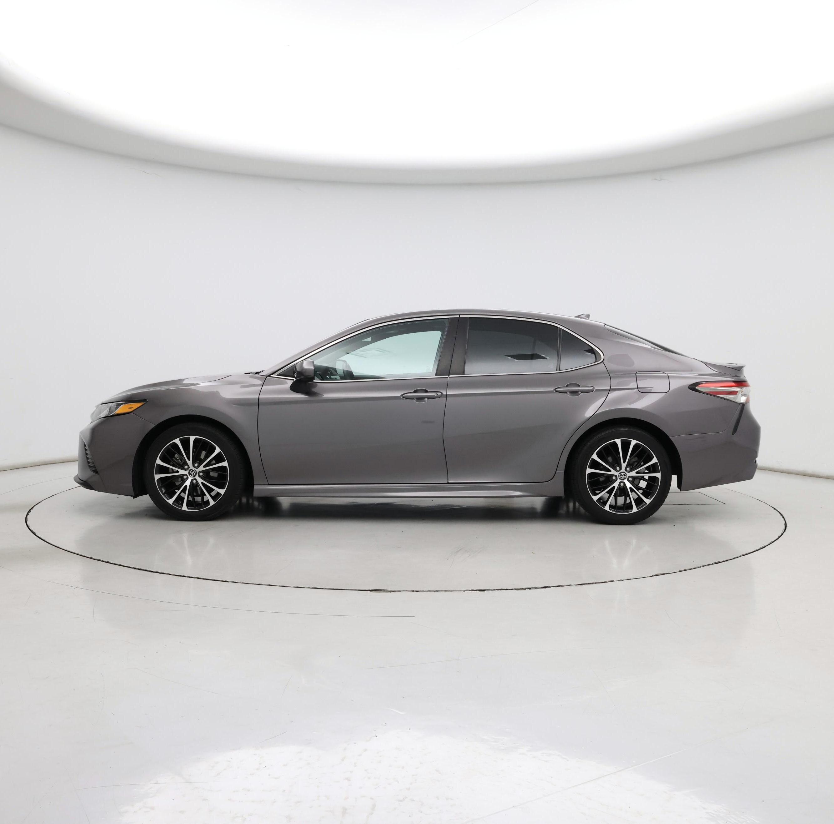 Thumbnail: 2019 Toyota Camry - 3