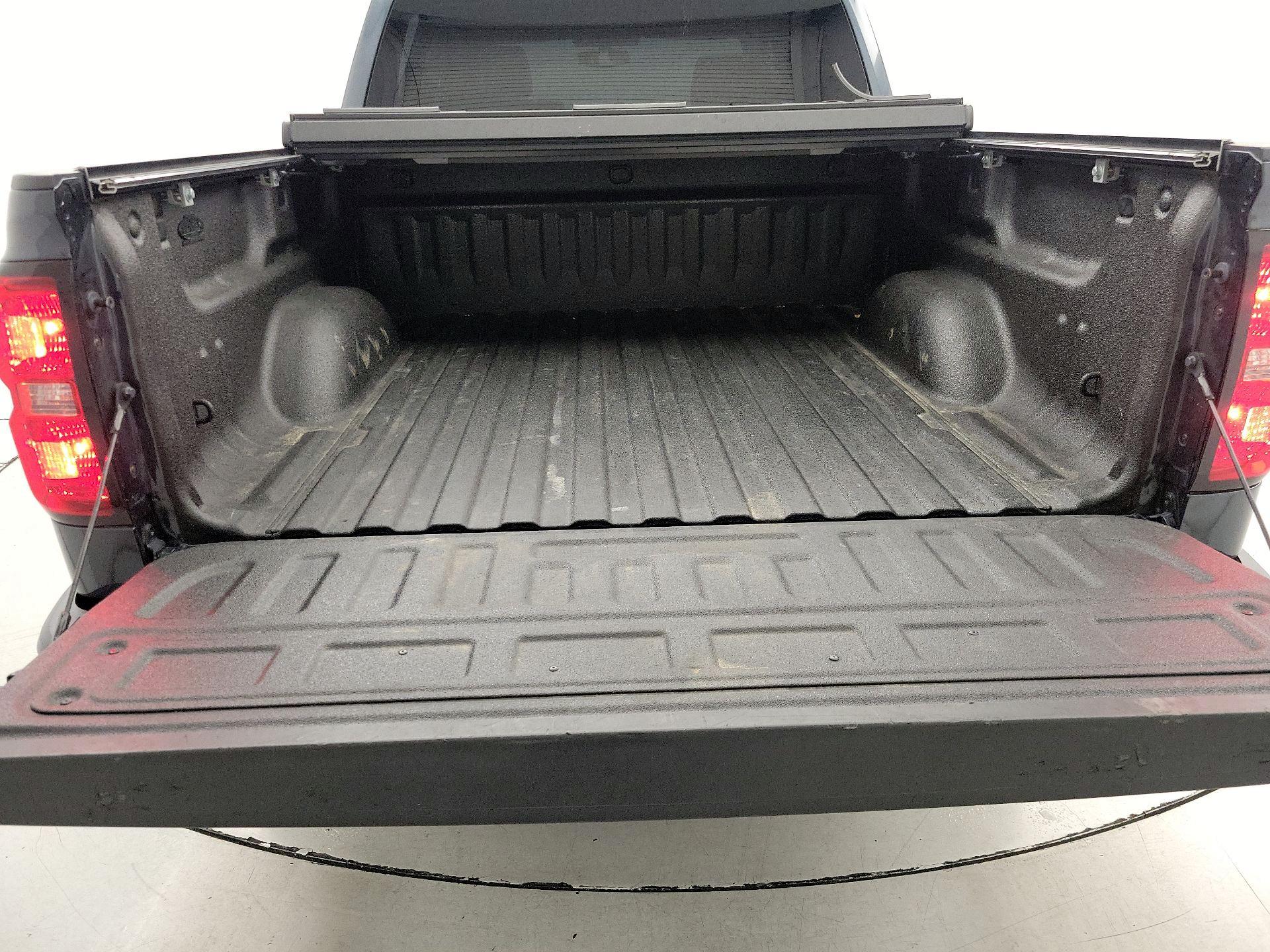 Thumbnail: 2018 Chevrolet Silverado 1500 - 20
