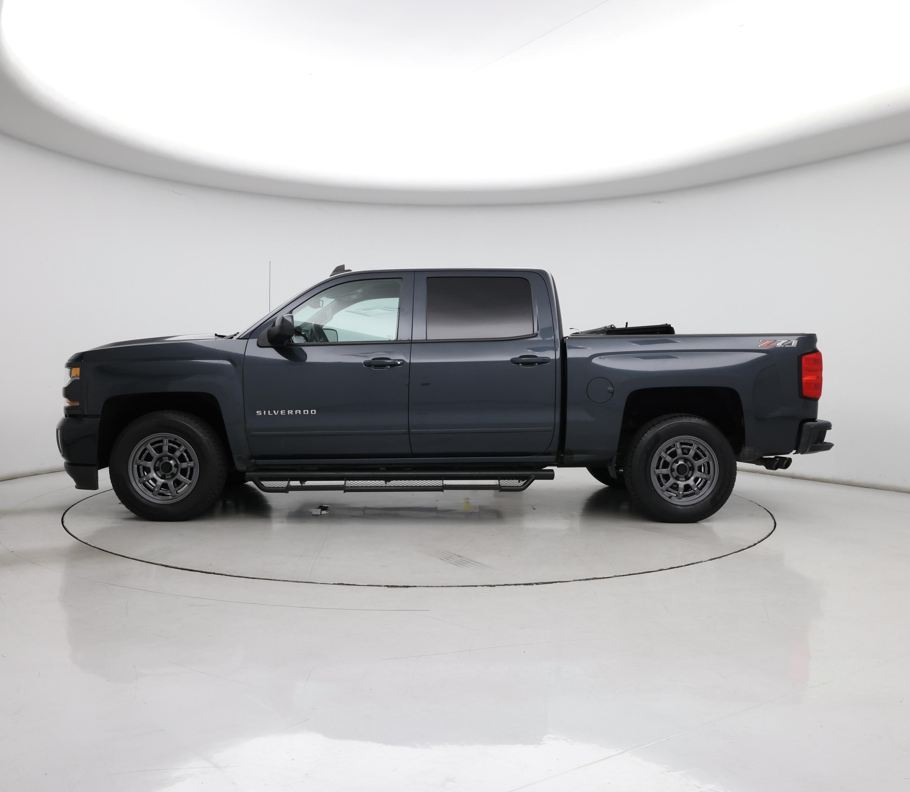 Thumbnail: 2018 Chevrolet Silverado 1500 - 3