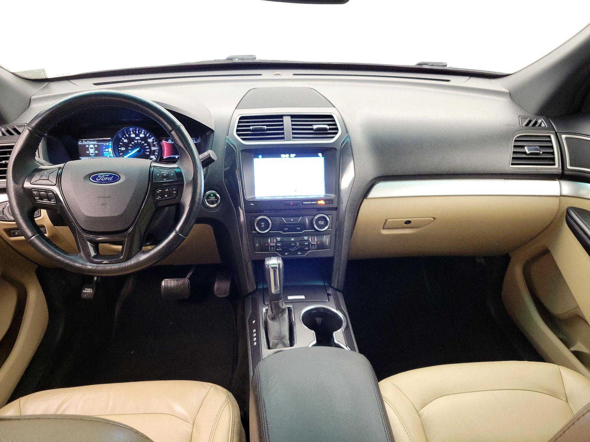 Thumbnail: 2017 Ford Explorer - 9