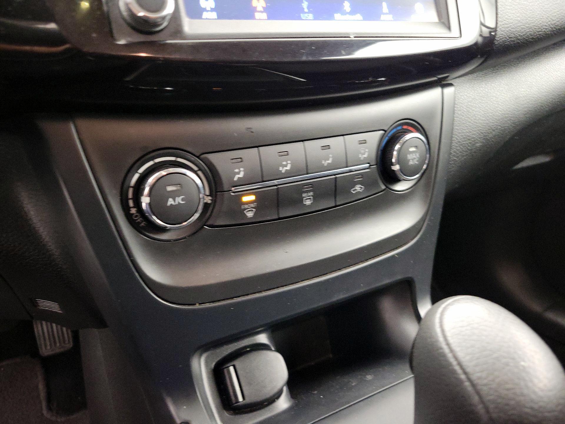 Thumbnail: 2019 Nissan Sentra - 16