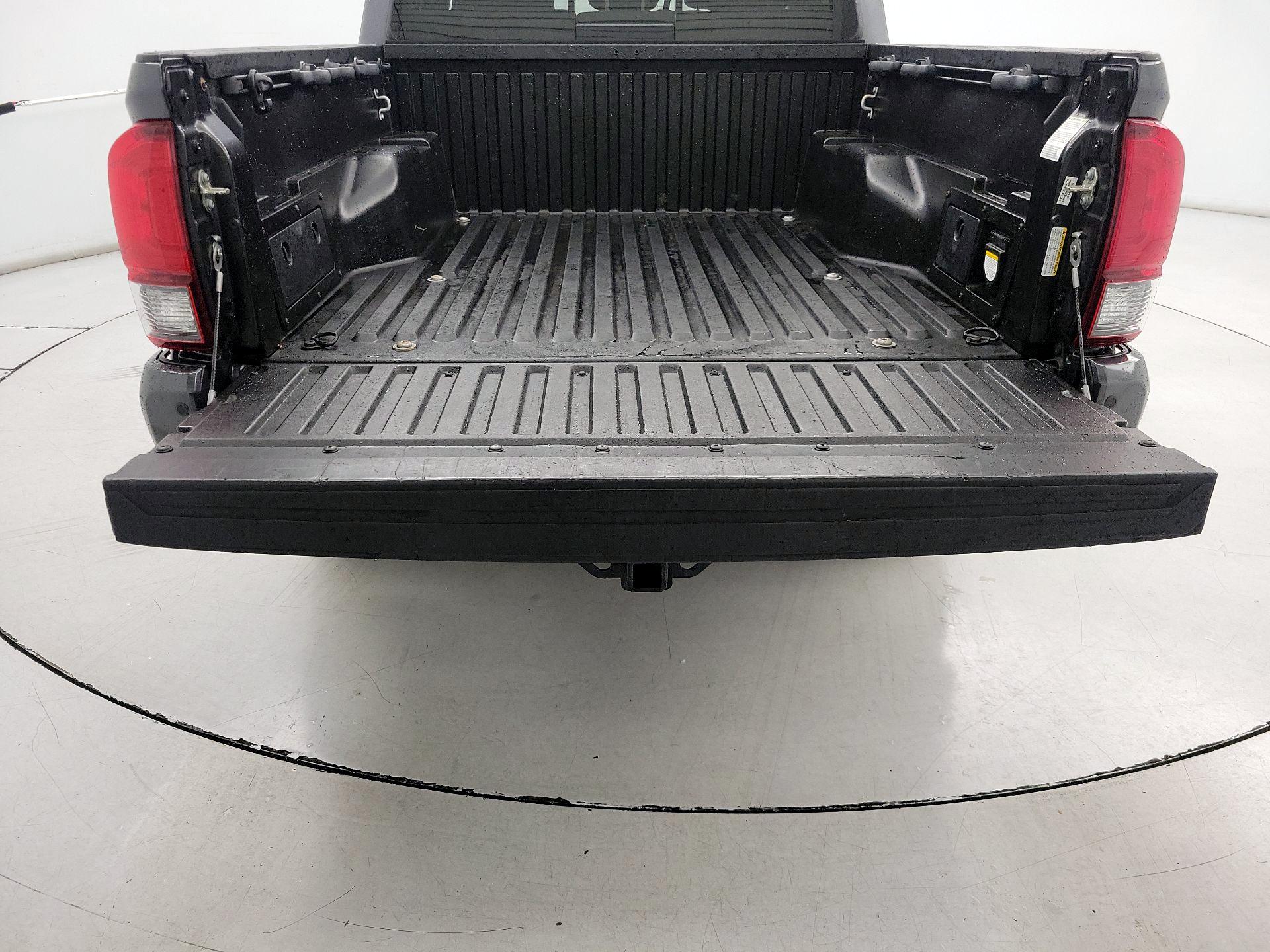 Thumbnail: 2018 Toyota Tacoma - 20