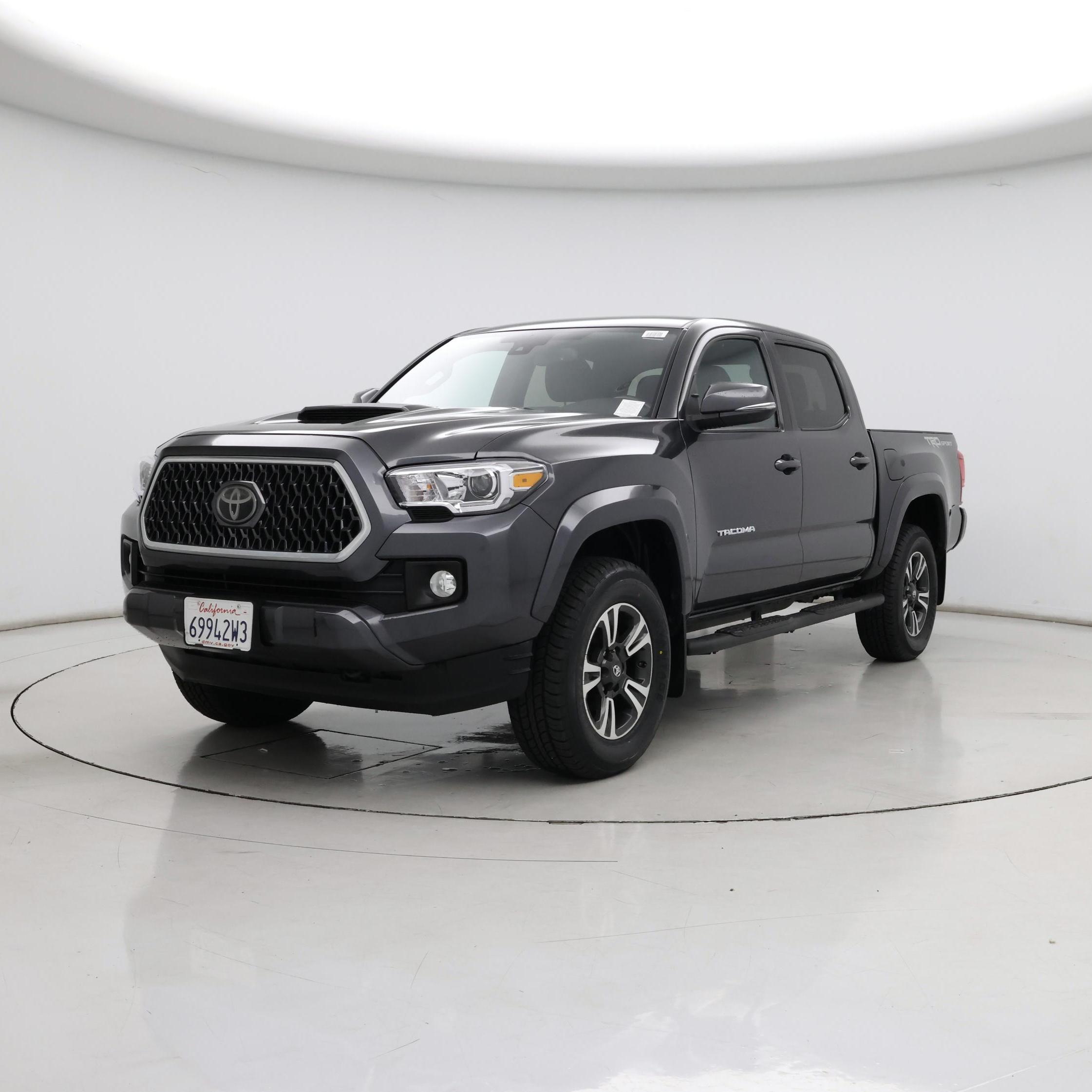 Thumbnail: 2018 Toyota Tacoma - 4