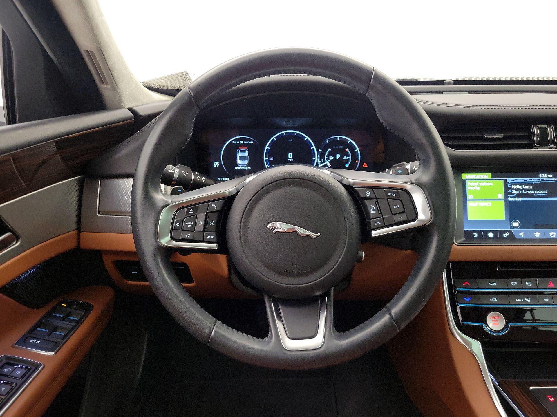 Thumbnail: 2018 Jaguar XF - 10