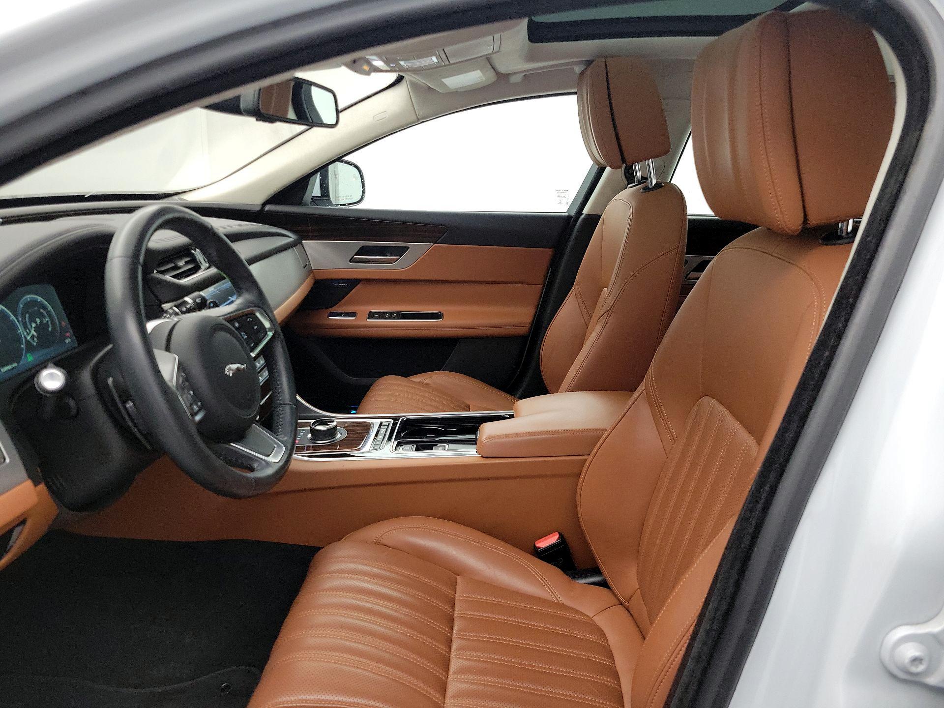 Thumbnail: 2018 Jaguar XF - 11