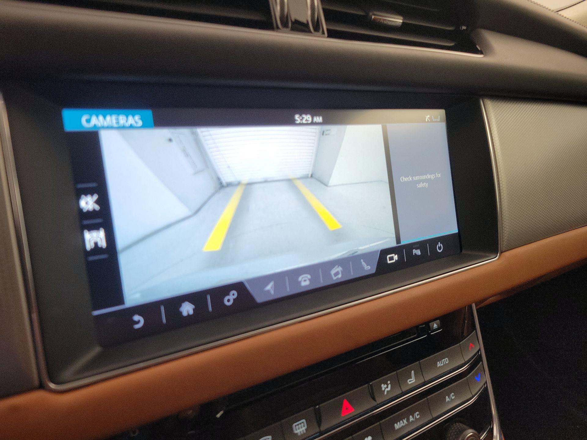 Thumbnail: 2018 Jaguar XF - 15