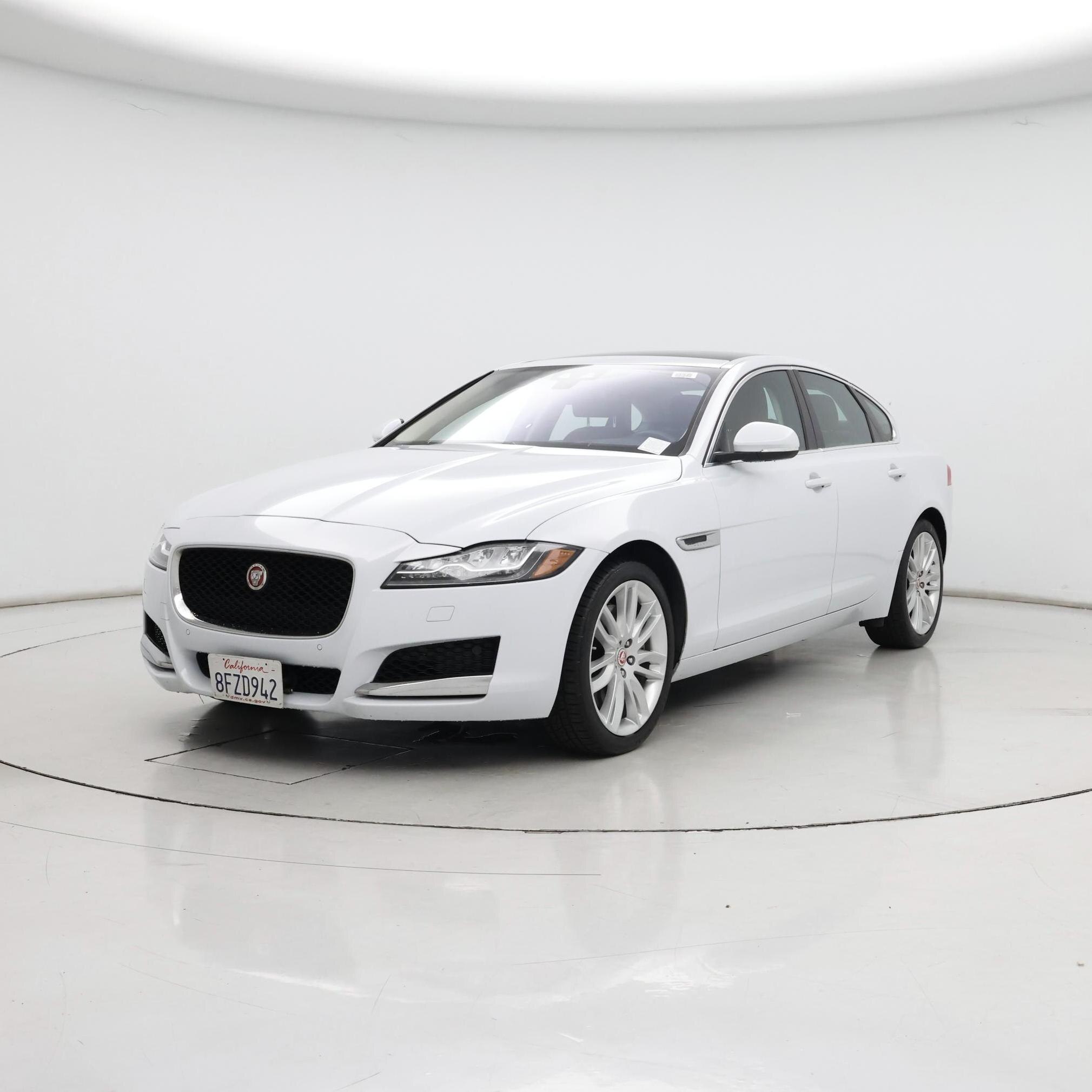 Thumbnail: 2018 Jaguar XF - 4