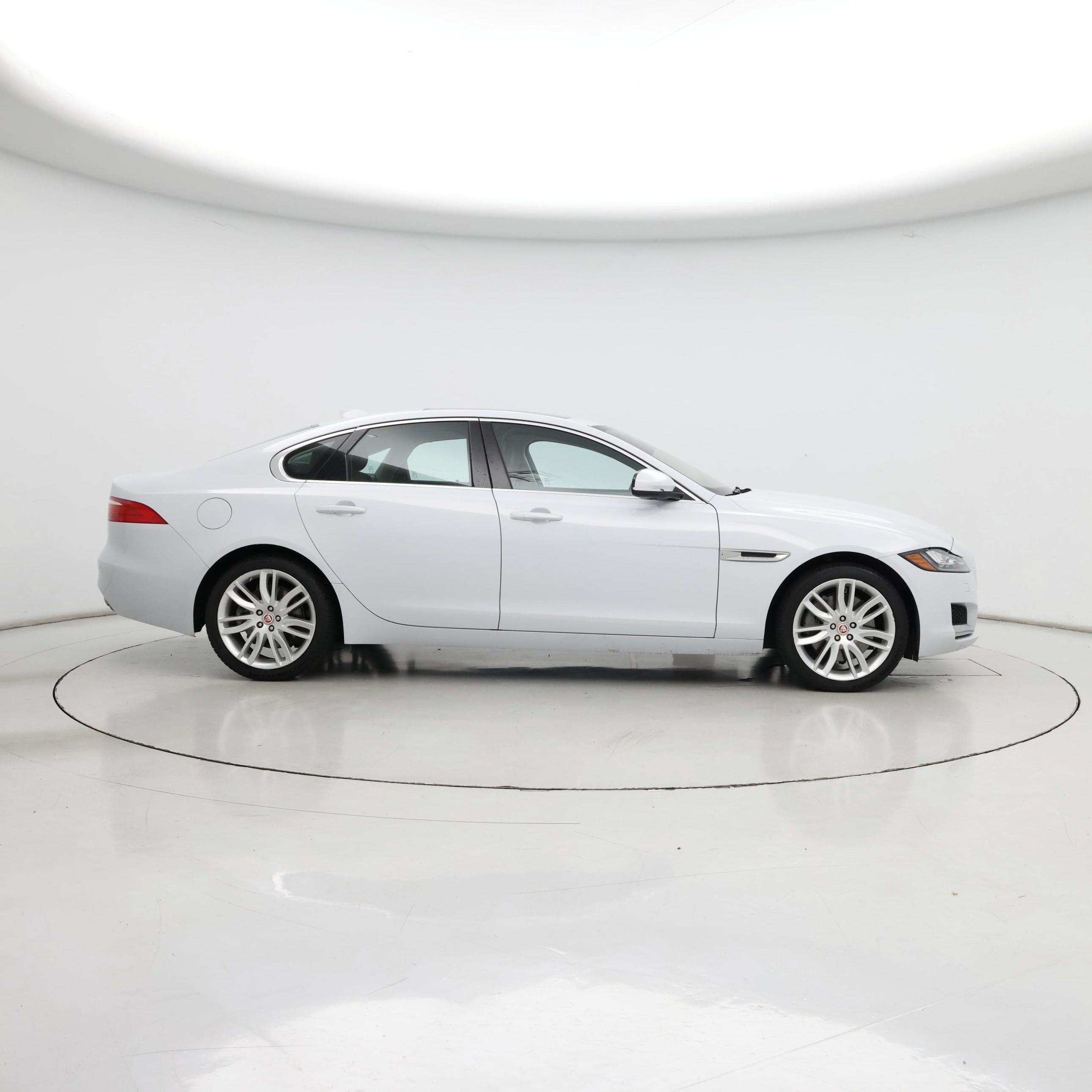 Thumbnail: 2018 Jaguar XF - 7