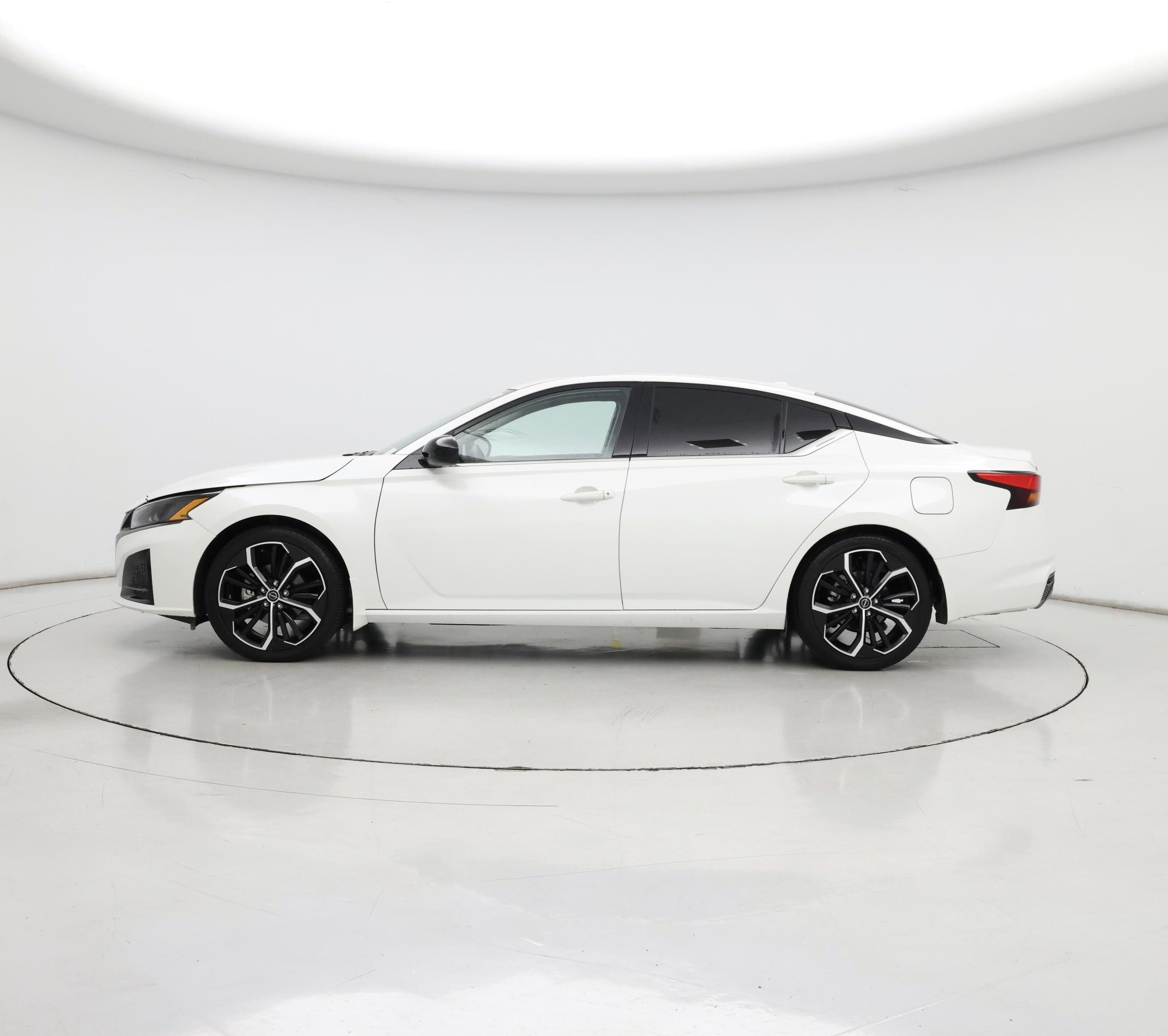 Thumbnail: 2024 Nissan Altima - 3
