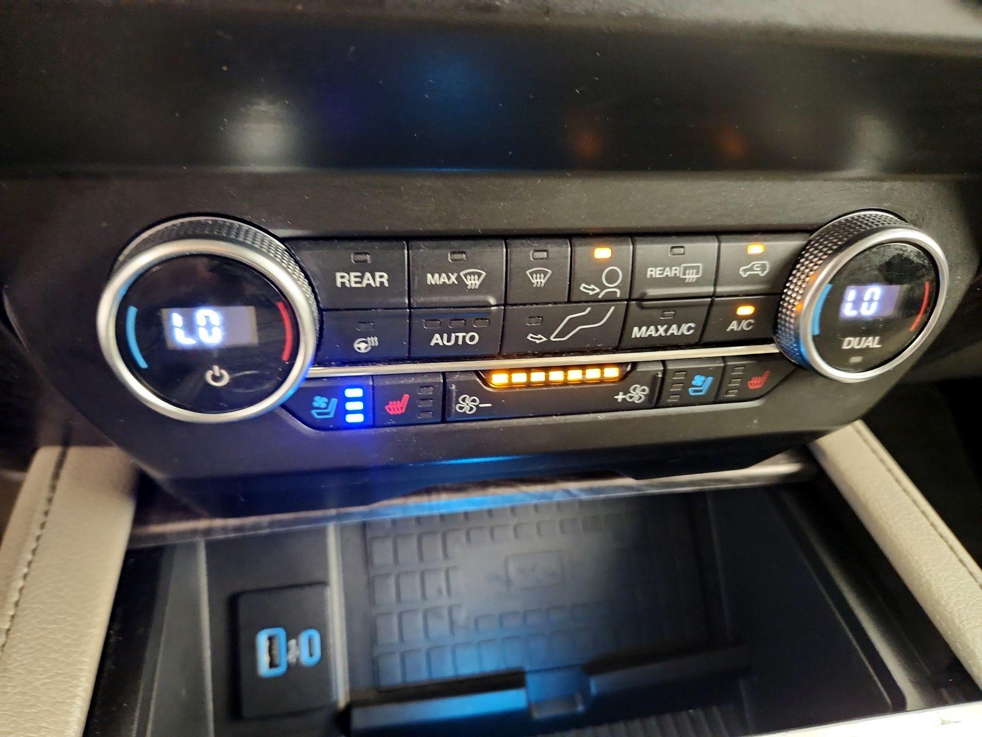 Thumbnail: 2020 Ford Expedition - 17