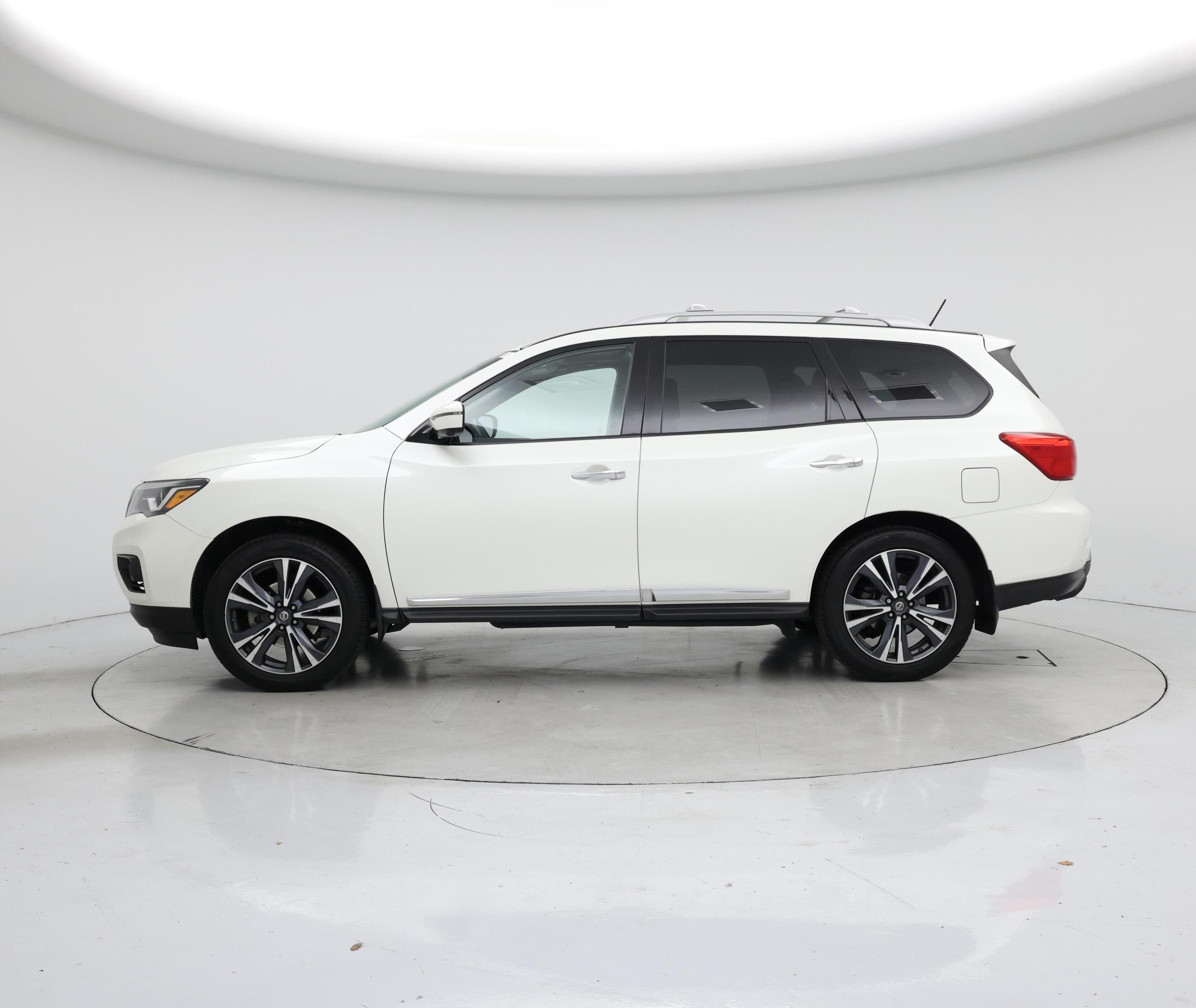 Thumbnail: 2018 Nissan Pathfinder - 3