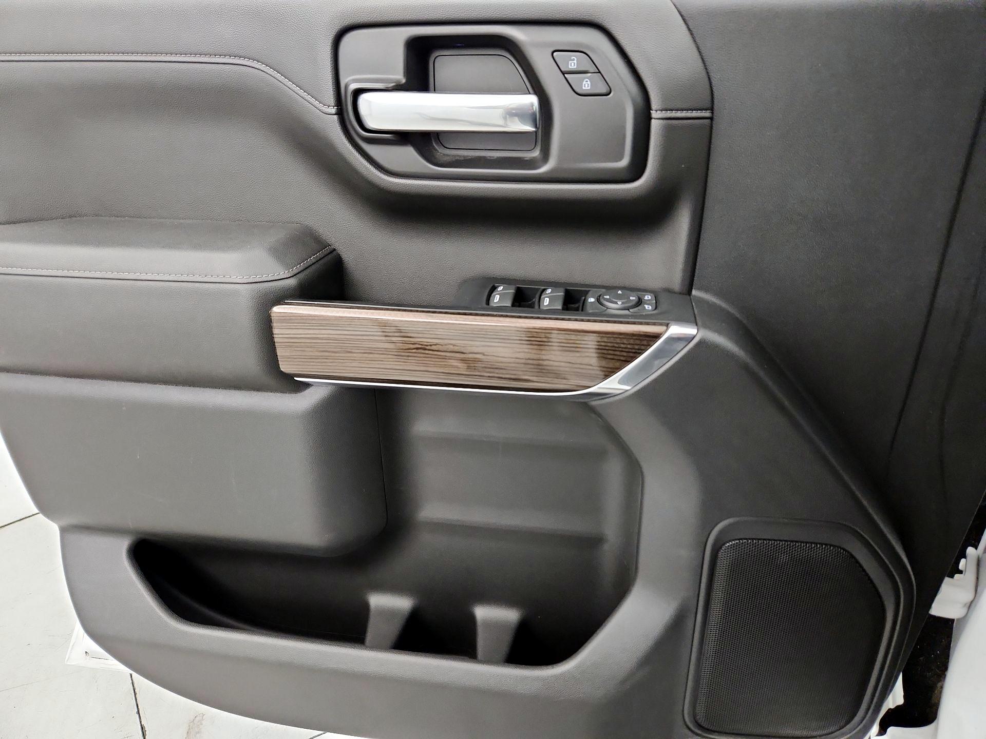 Thumbnail: 2019 Chevrolet Silverado 1500 - 12