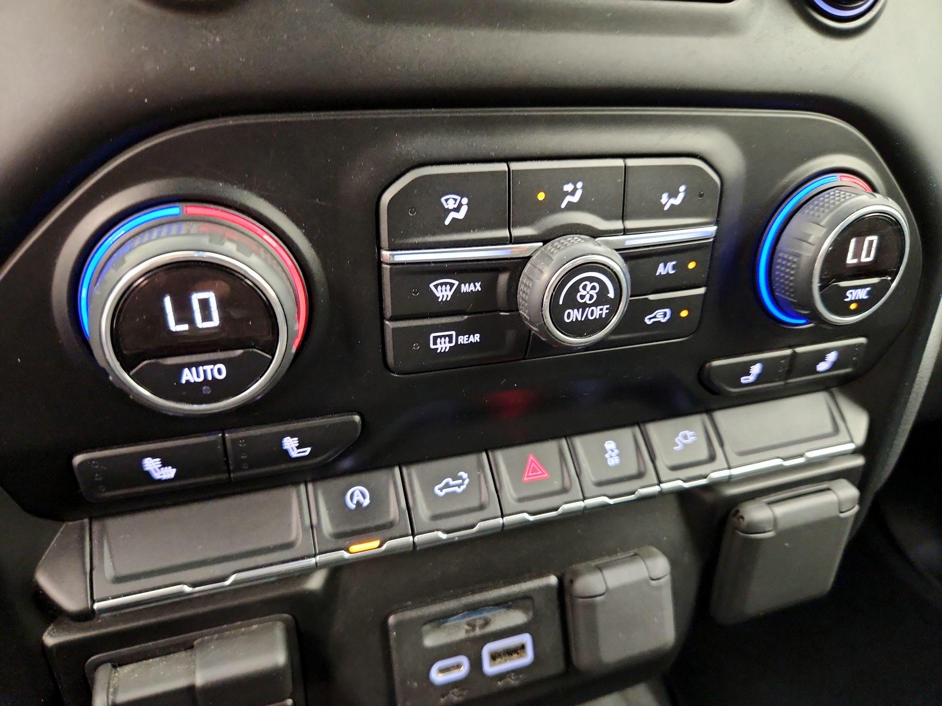Thumbnail: 2019 Chevrolet Silverado 1500 - 16