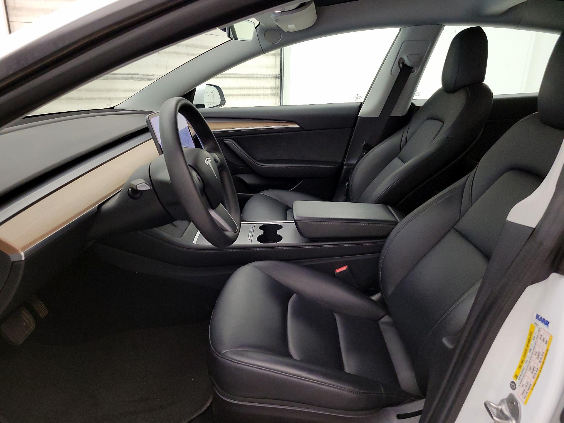 Thumbnail: 2021 Tesla Model 3 - 11