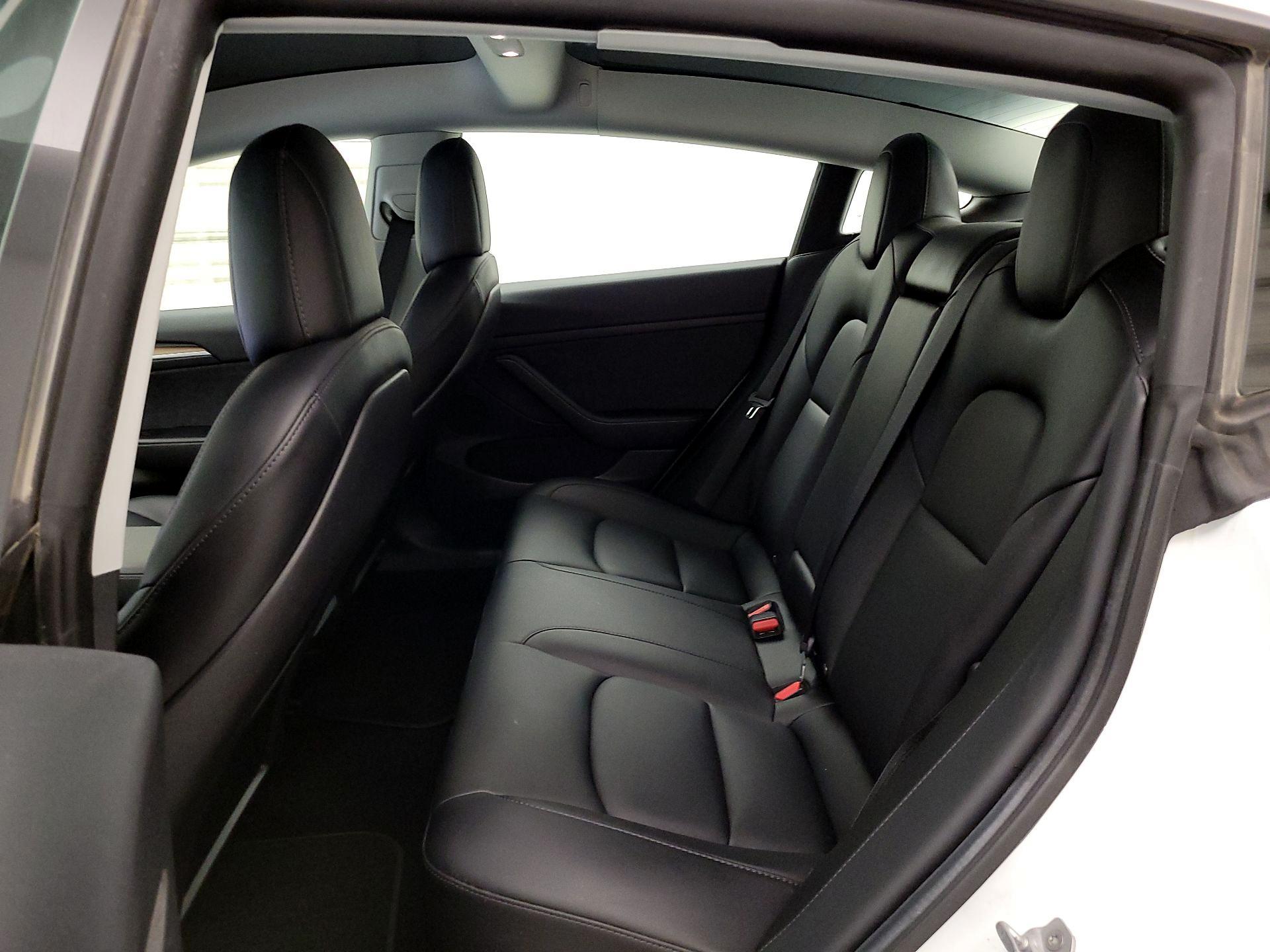 Thumbnail: 2021 Tesla Model 3 - 19
