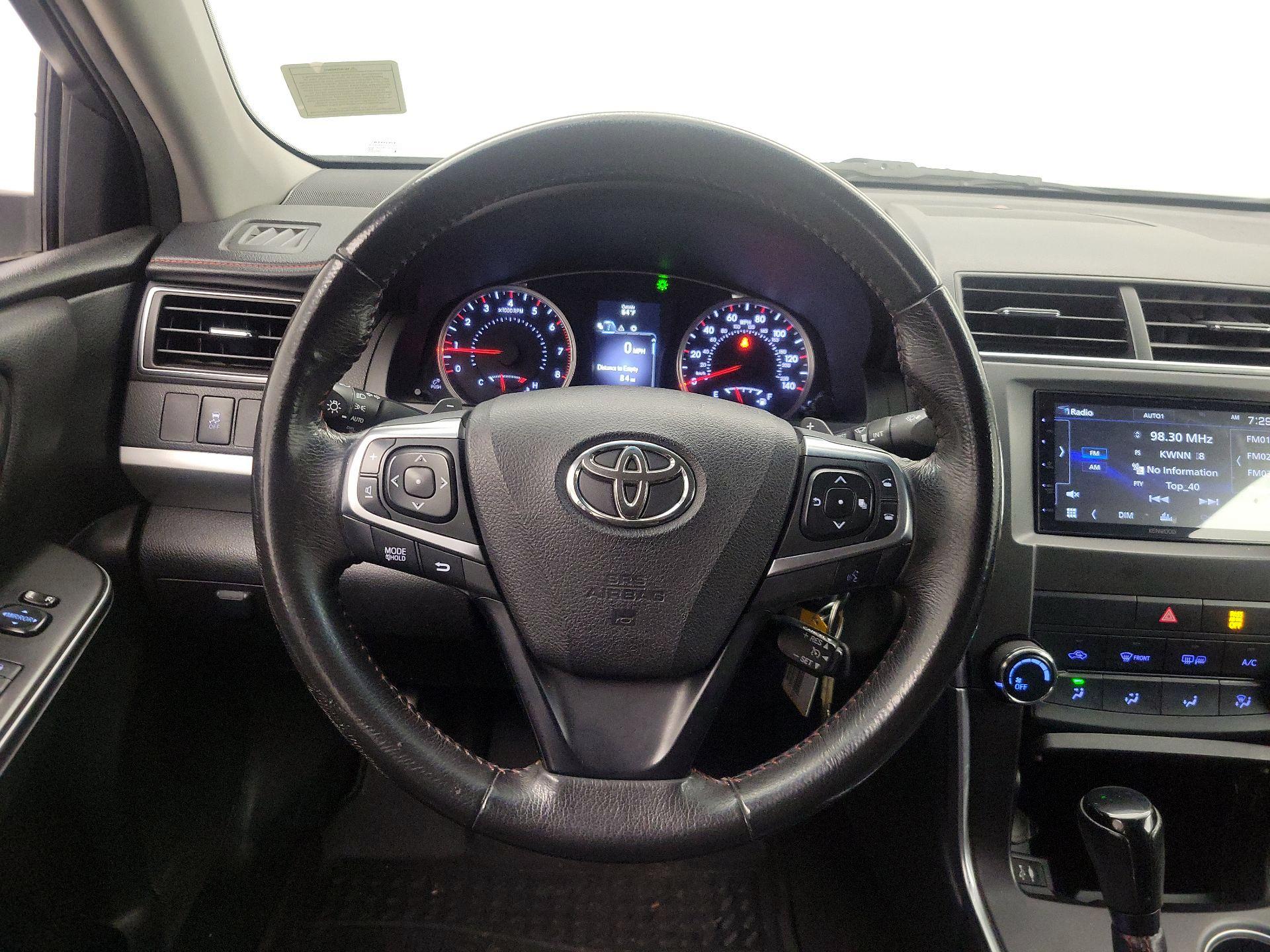 Thumbnail: 2017 Toyota Camry - 10