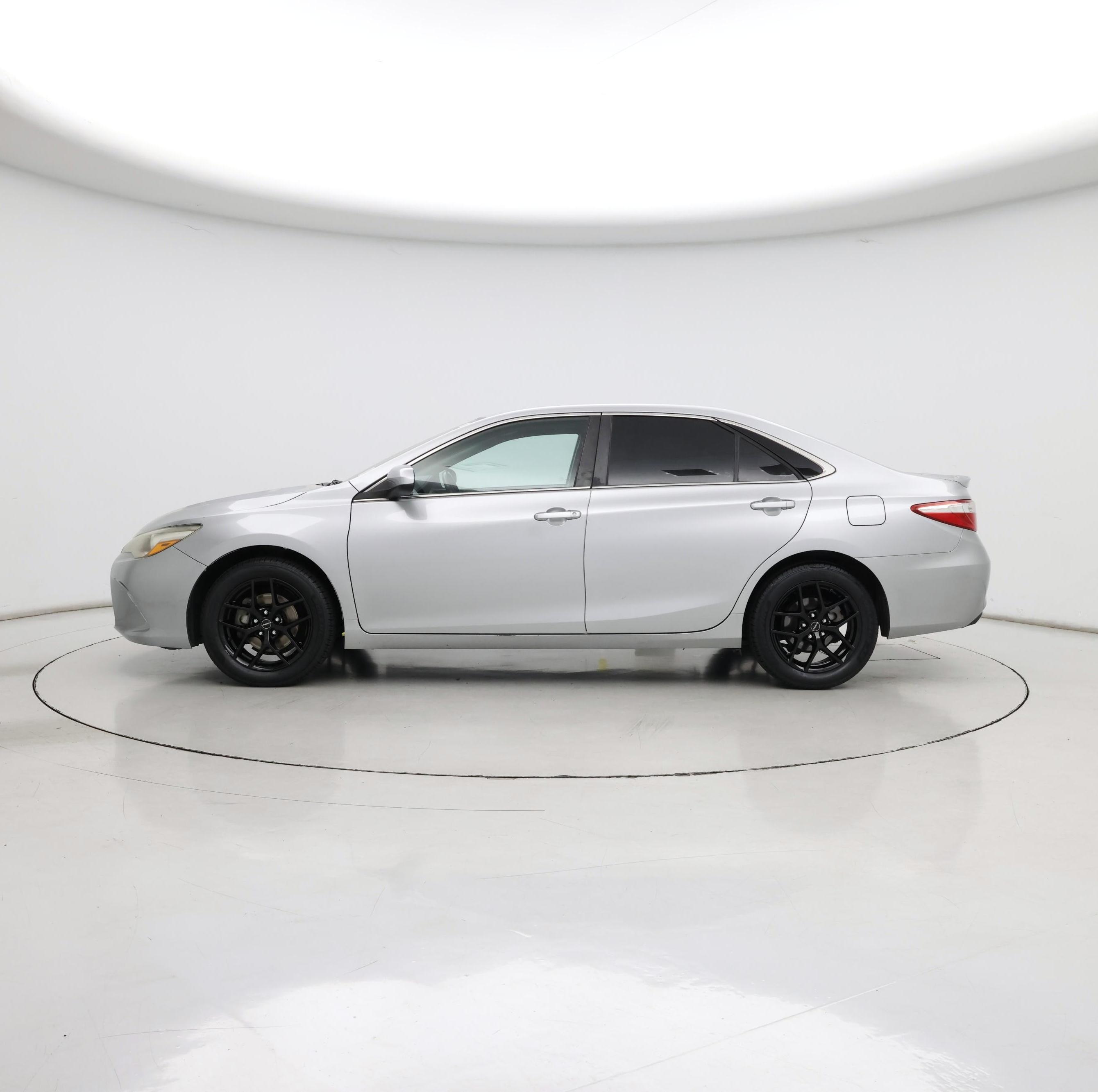 Thumbnail: 2017 Toyota Camry - 3