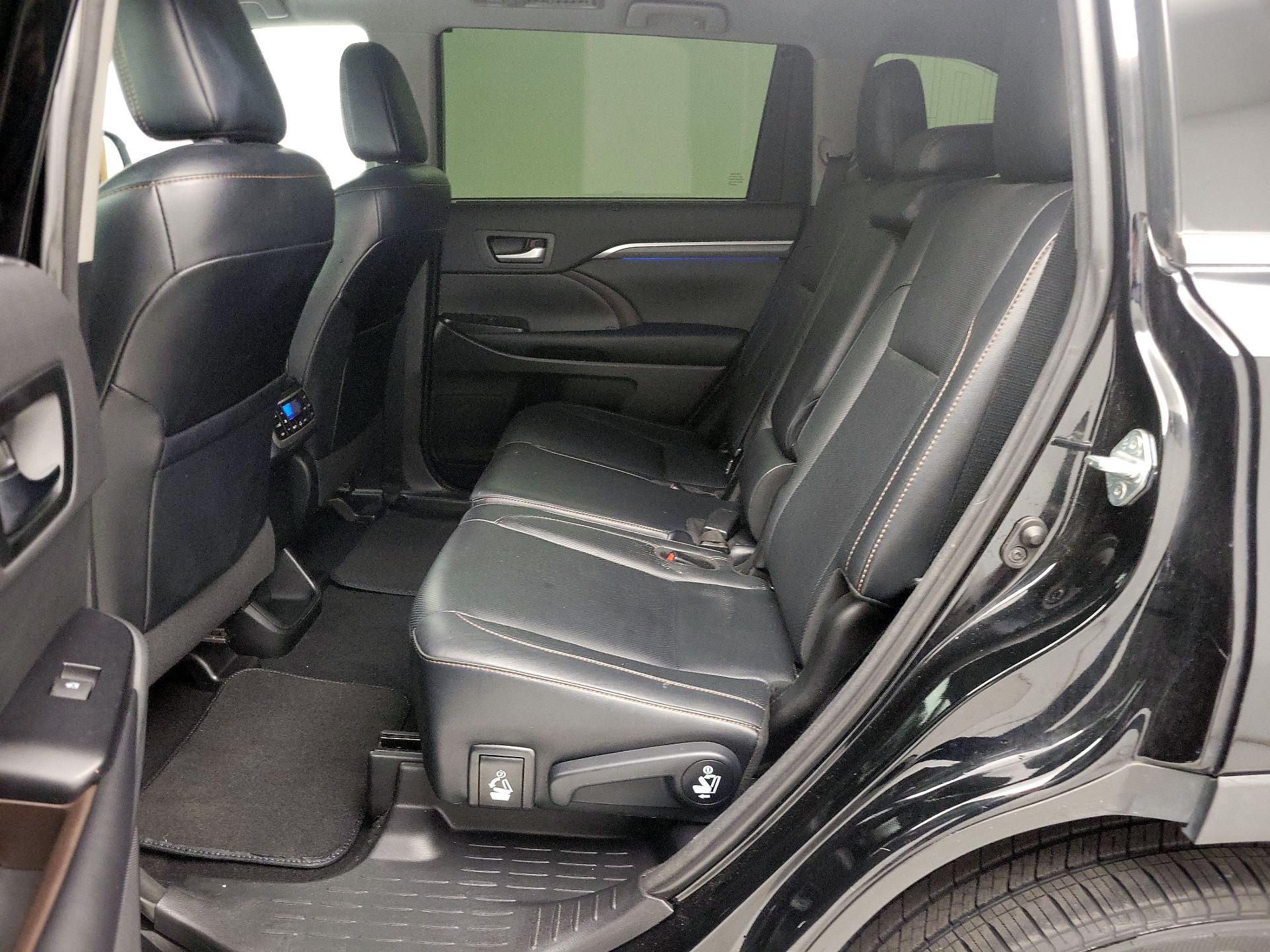 Thumbnail: 2018 Toyota Highlander - 20