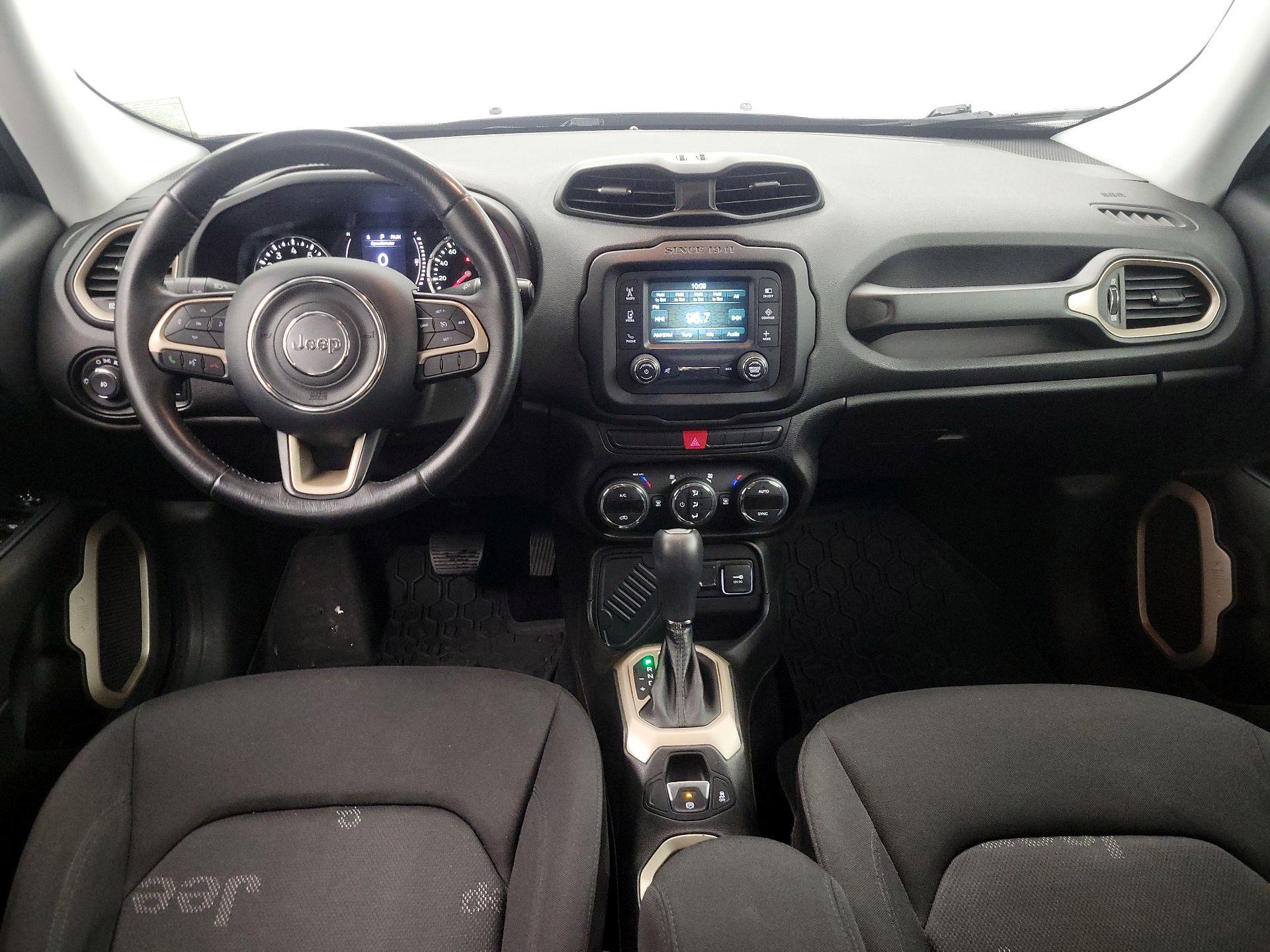 Thumbnail: 2015 Jeep Renegade - 9