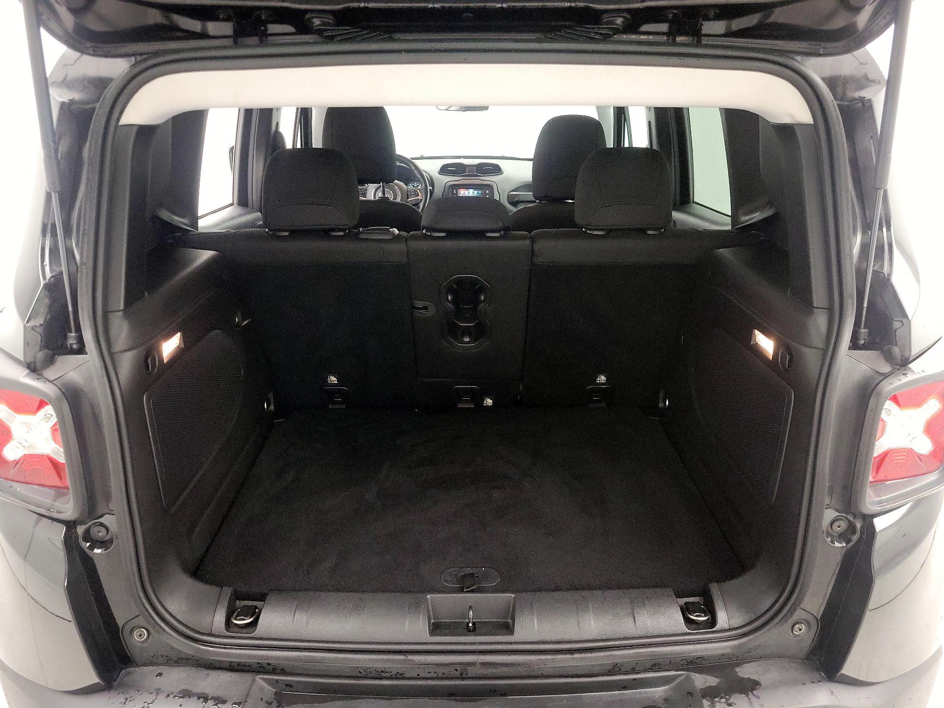 Thumbnail: 2015 Jeep Renegade - 20