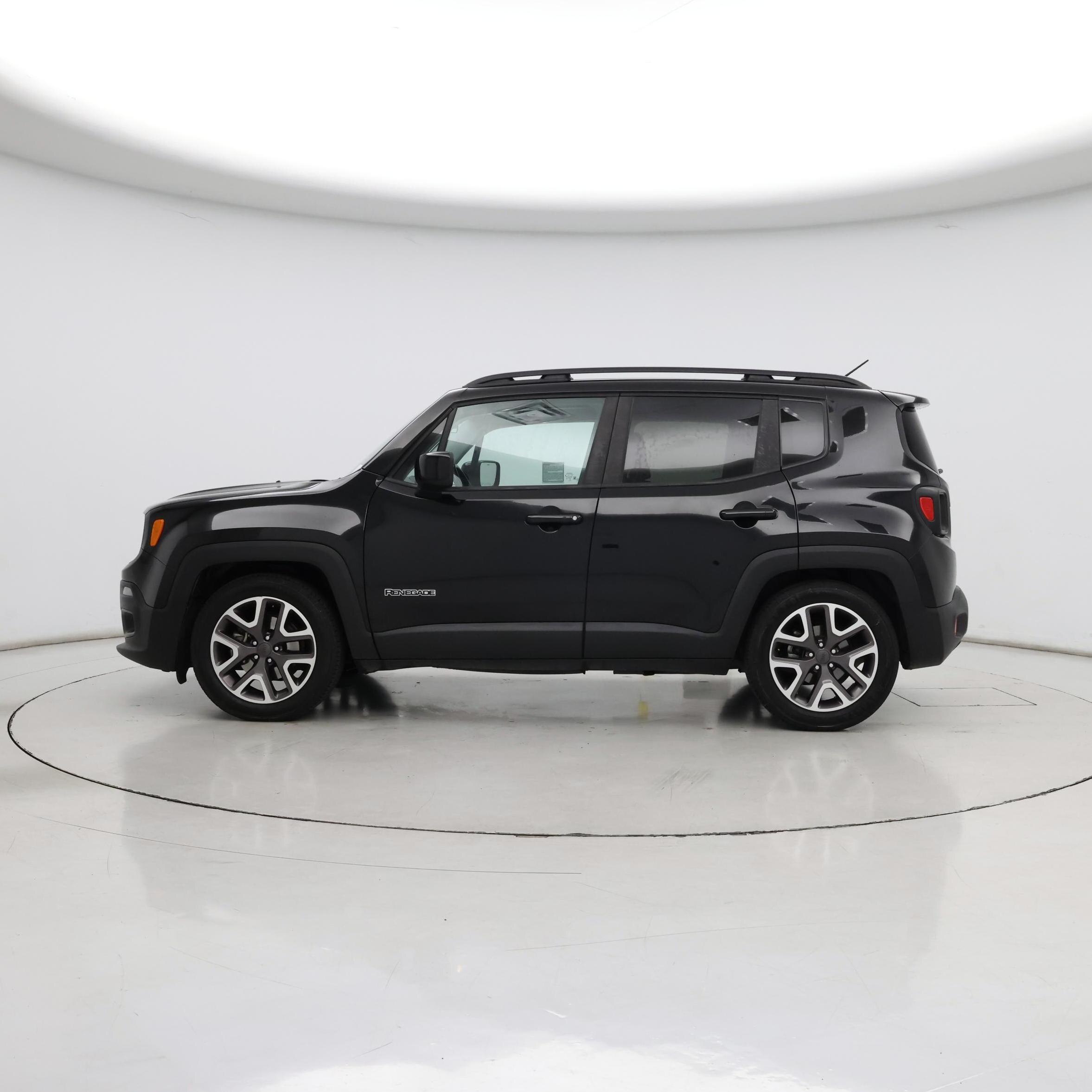 Thumbnail: 2015 Jeep Renegade - 3