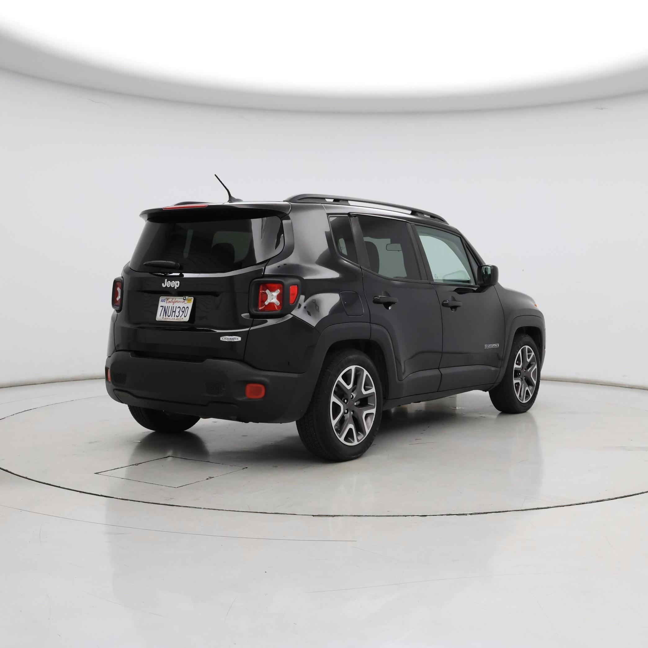 Thumbnail: 2015 Jeep Renegade - 8