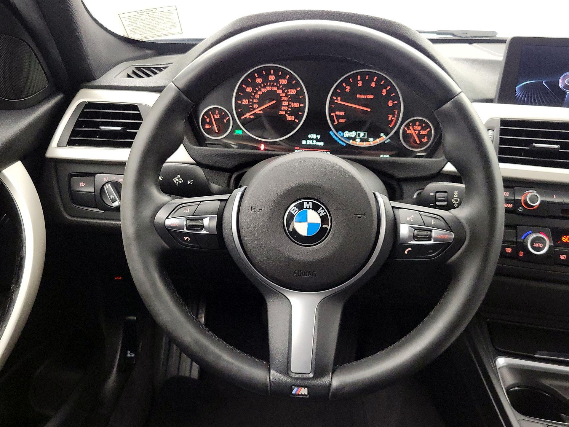 Thumbnail: 2015 BMW 3 Series - 10