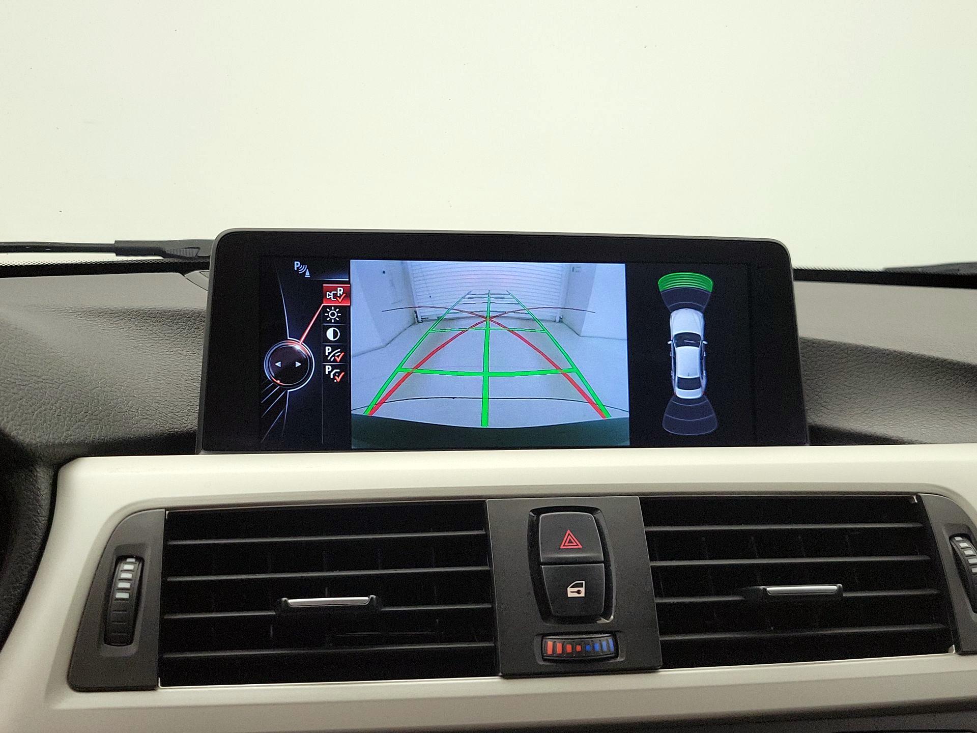 Thumbnail: 2015 BMW 3 Series - 15