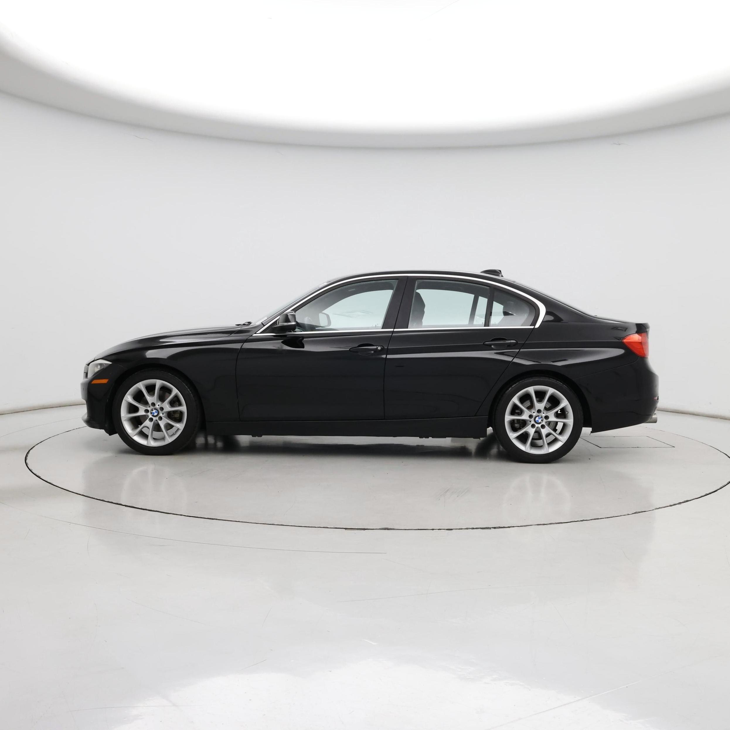 Thumbnail: 2015 BMW 3 Series - 3