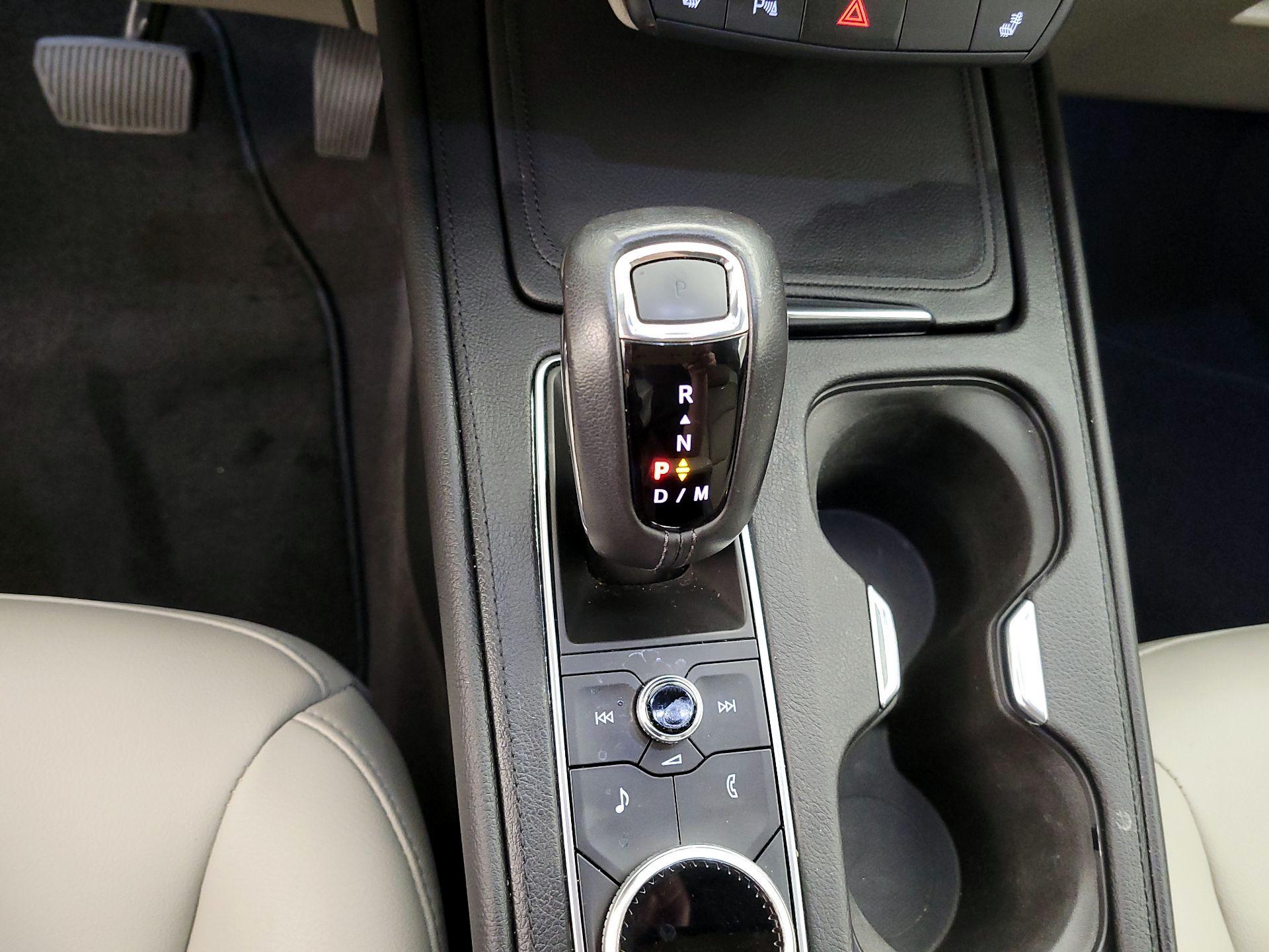 Thumbnail: 2019 Cadillac XT4 - 16