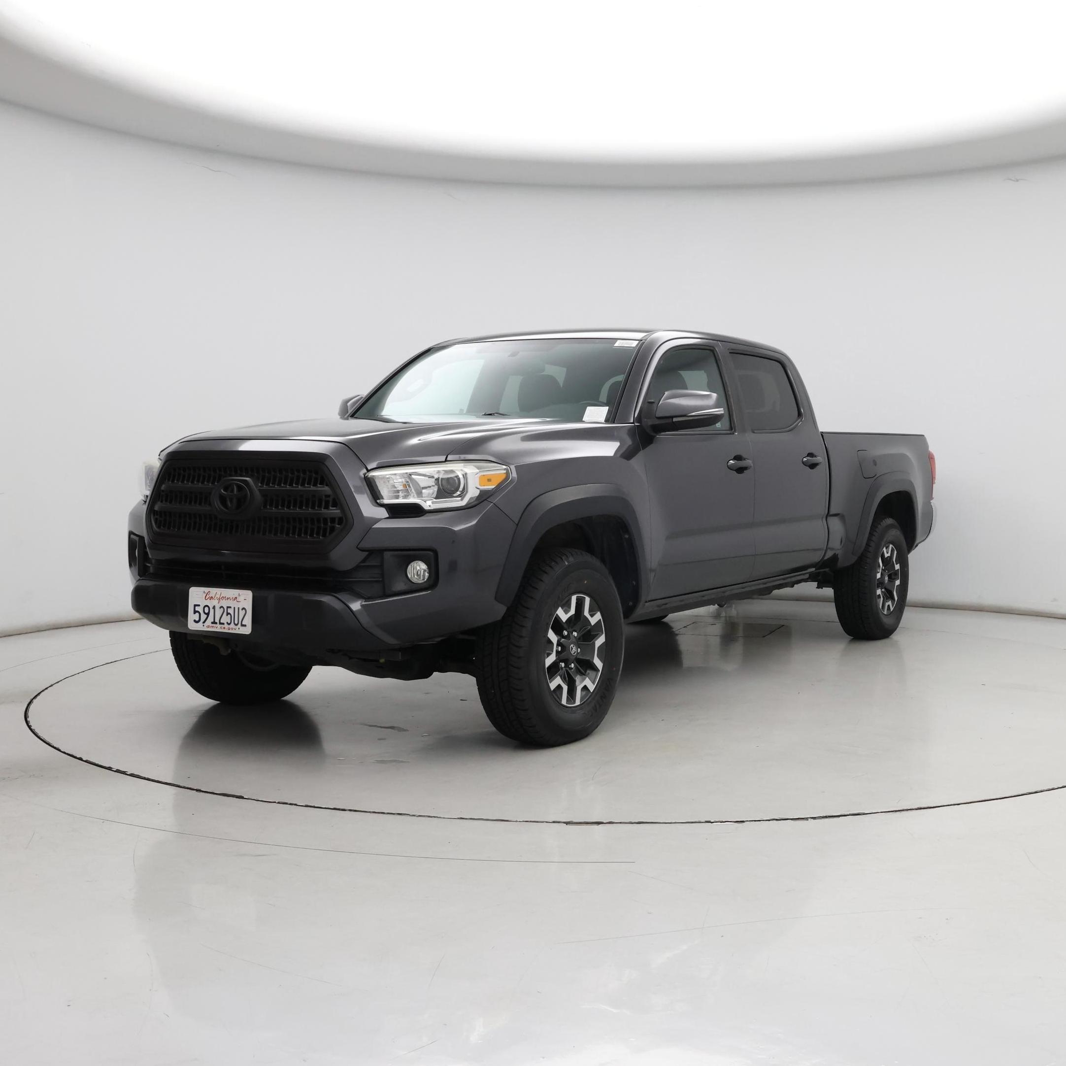 Thumbnail: 2017 Toyota Tacoma - 4