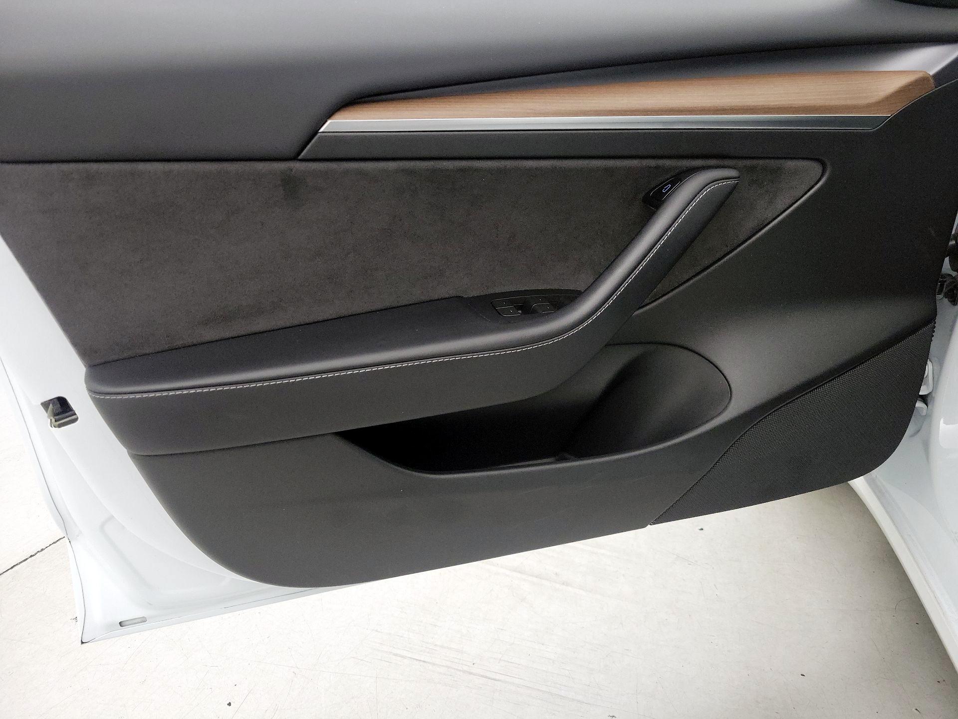Thumbnail: 2023 Tesla Model 3 - 12