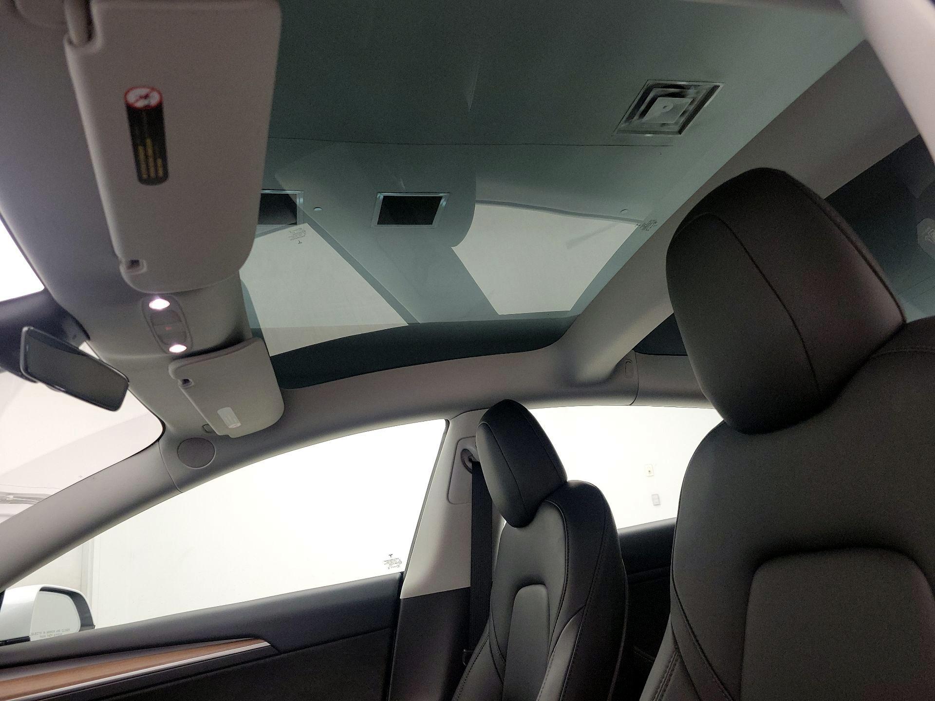 Thumbnail: 2023 Tesla Model 3 - 18