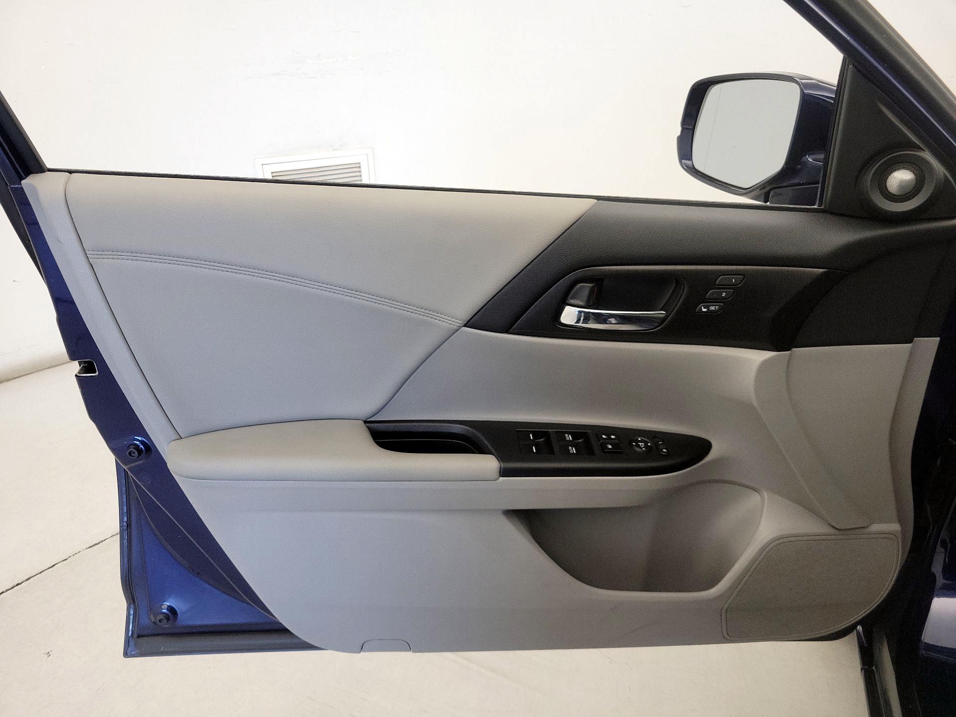 Thumbnail: 2013 Honda Accord - 12
