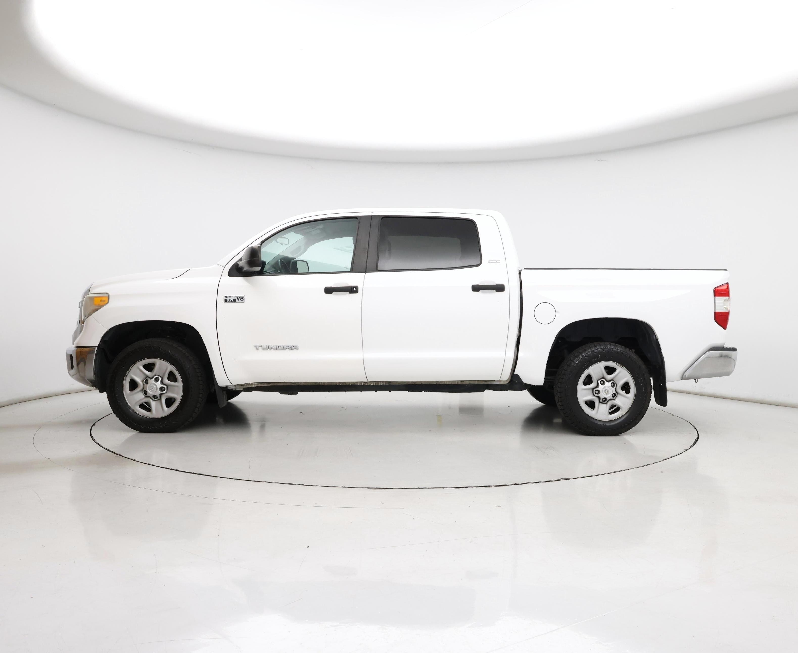 Thumbnail: 2015 Toyota Tundra - 3