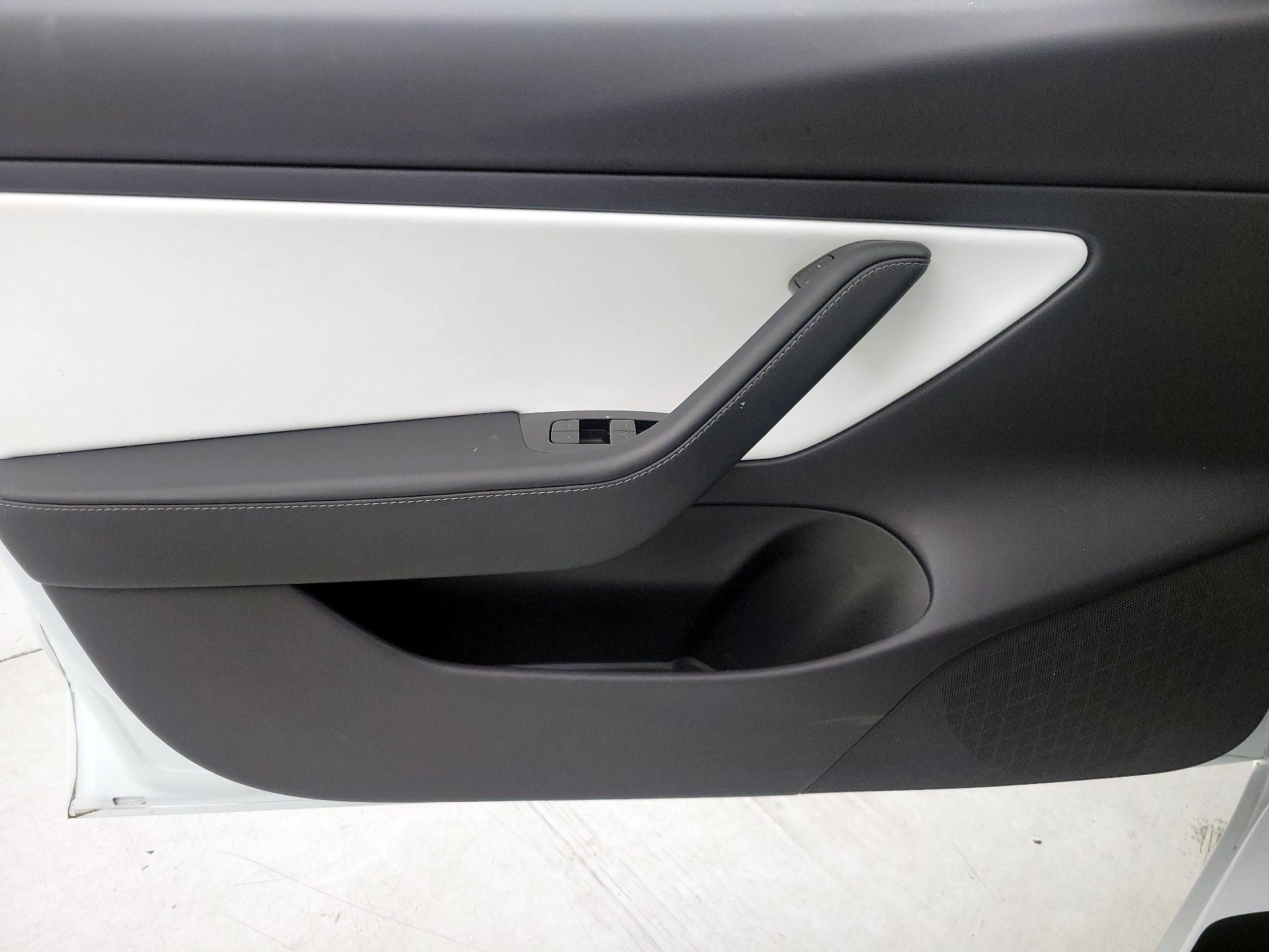 Thumbnail: 2019 Tesla Model 3 - 12